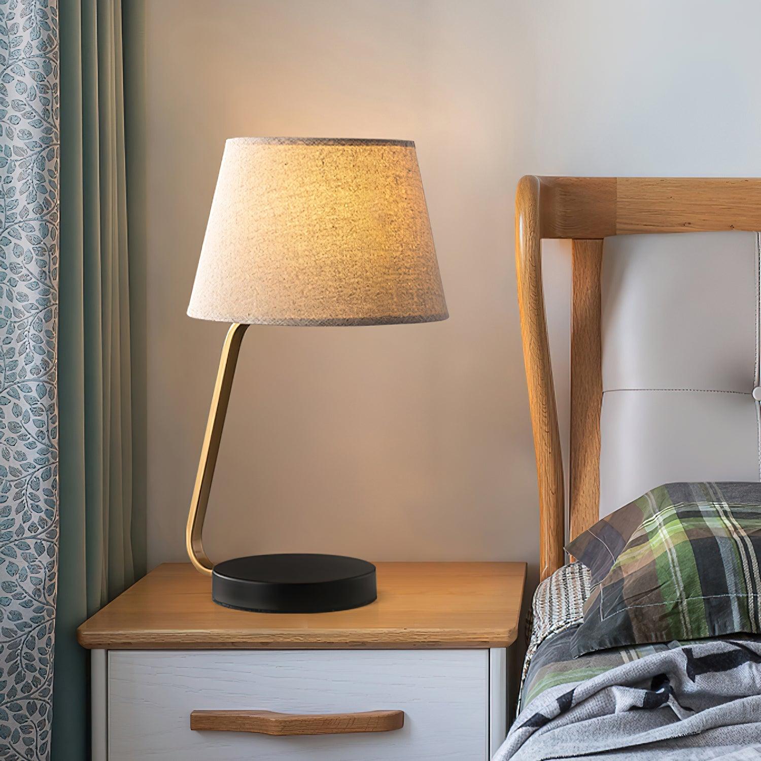 Noir_Arc_Table_Lamp_1