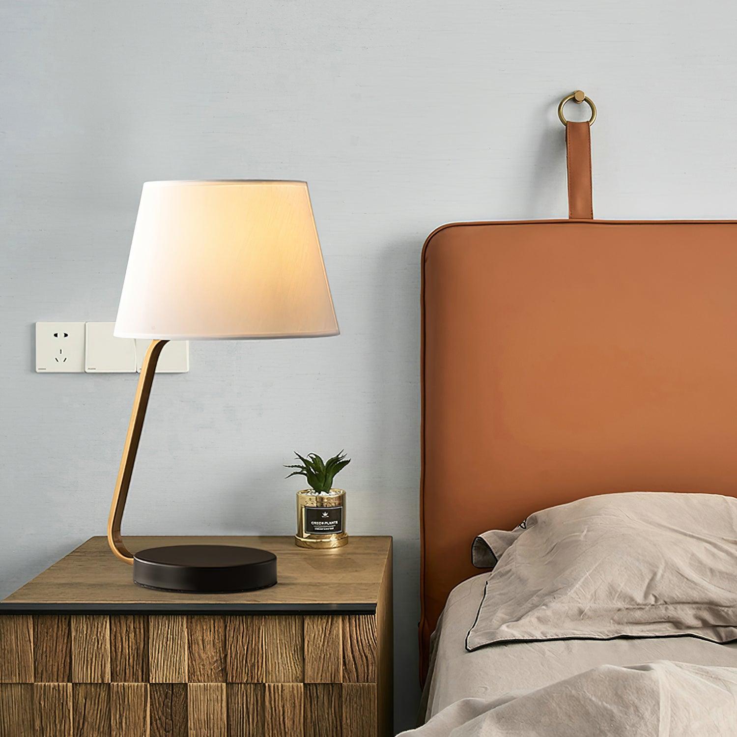 Noir_Arc_Table_Lamp_17