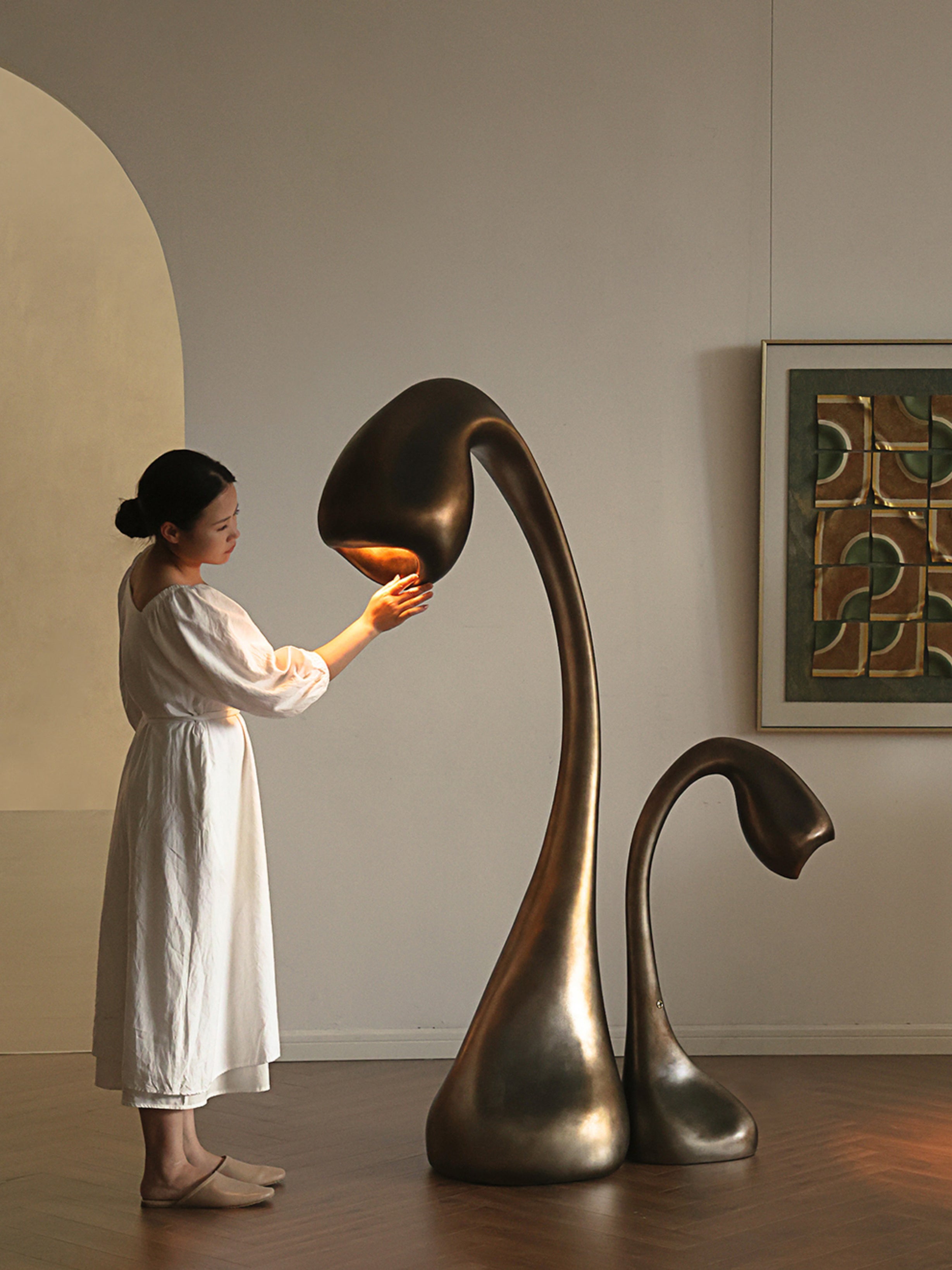Noor-Grande-Sculptural-Floor-Lamp_15