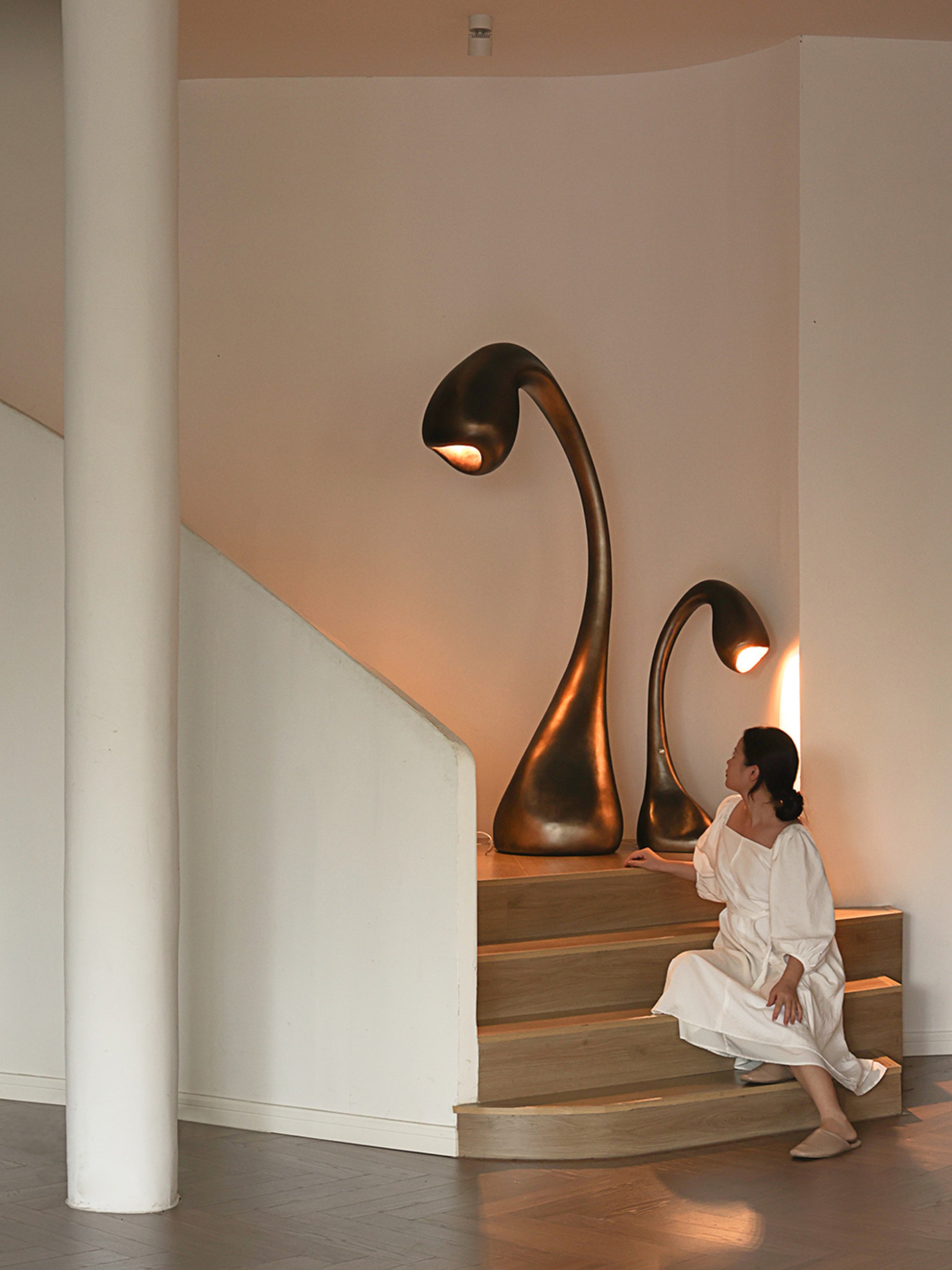 Noor-Grande-Sculptural-Floor-Lamp_16