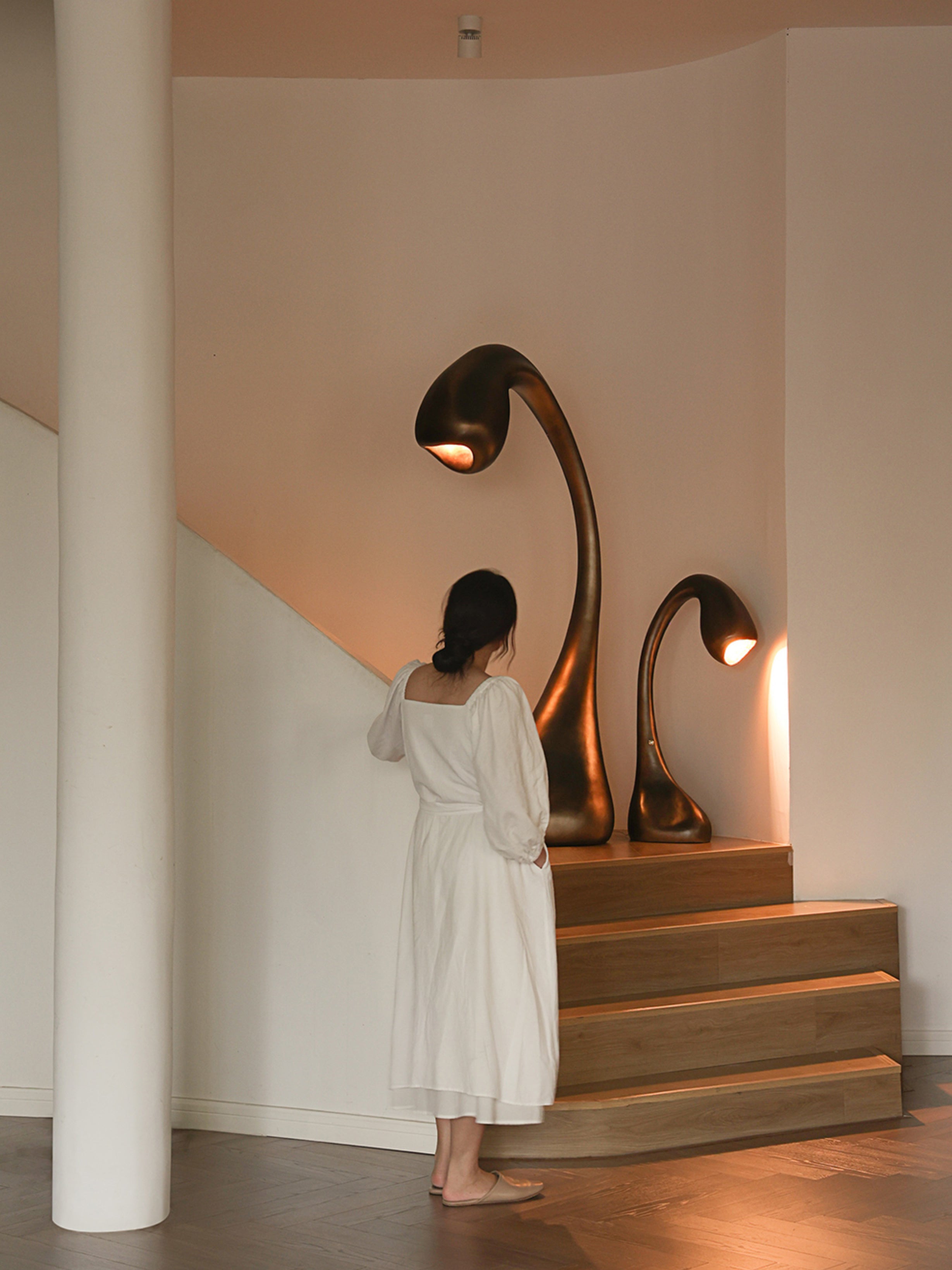 Noor-Grande-Sculptural-Floor-Lamp_17