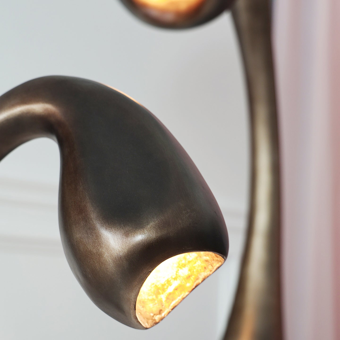 Noor-Grande-Sculptural-Floor-Lamp_31