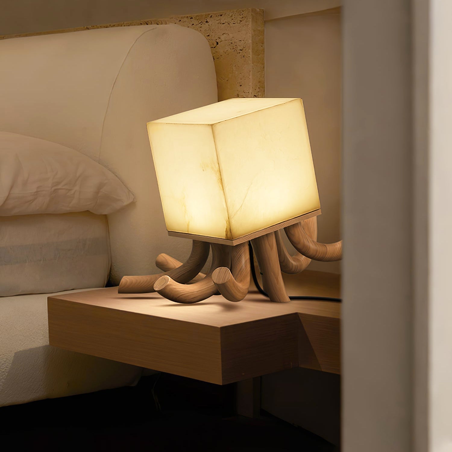 Octavia_Alabaster_Table_Lamp_4