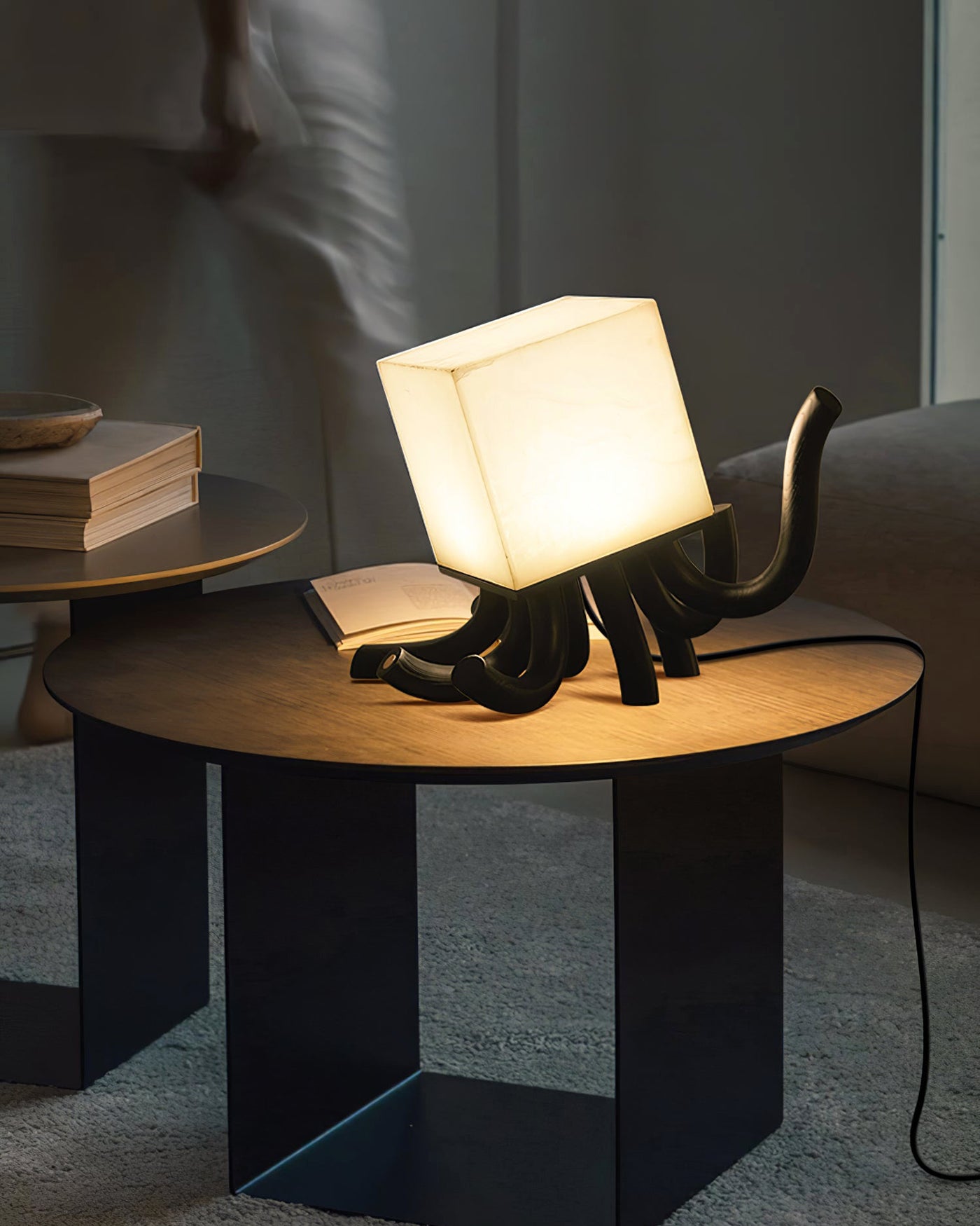 Octavia_Alabaster_Table_Lamp_7