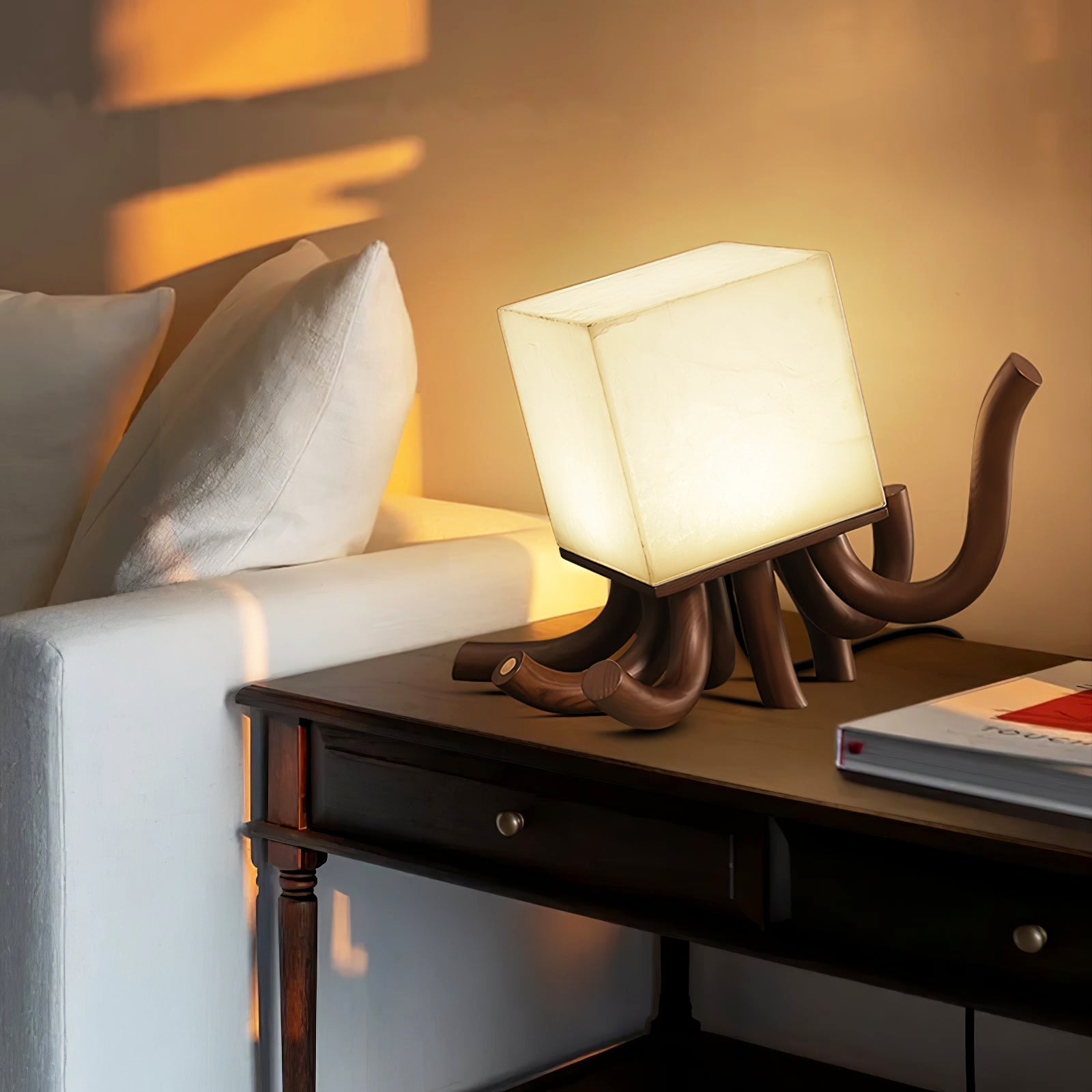 Octavia_Alabaster_Table_Lamp_9