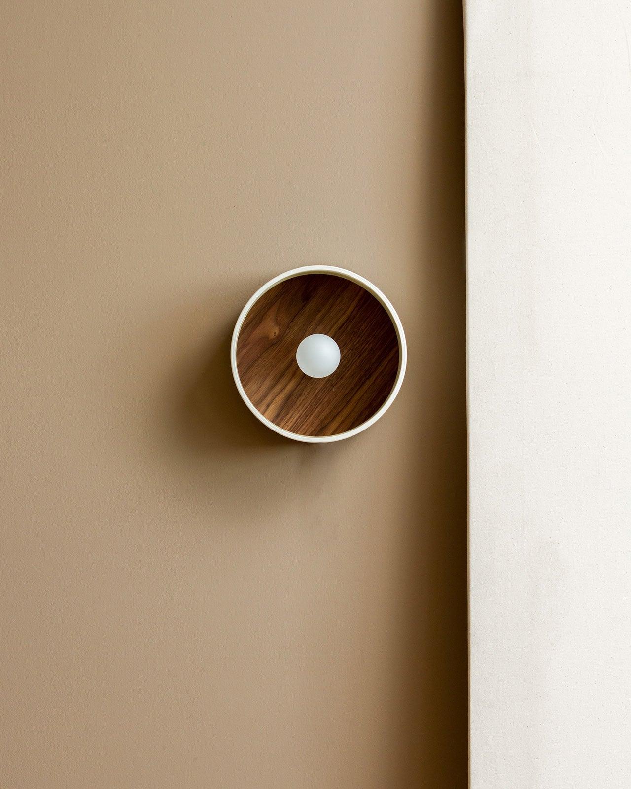 Odis_Sconce_10