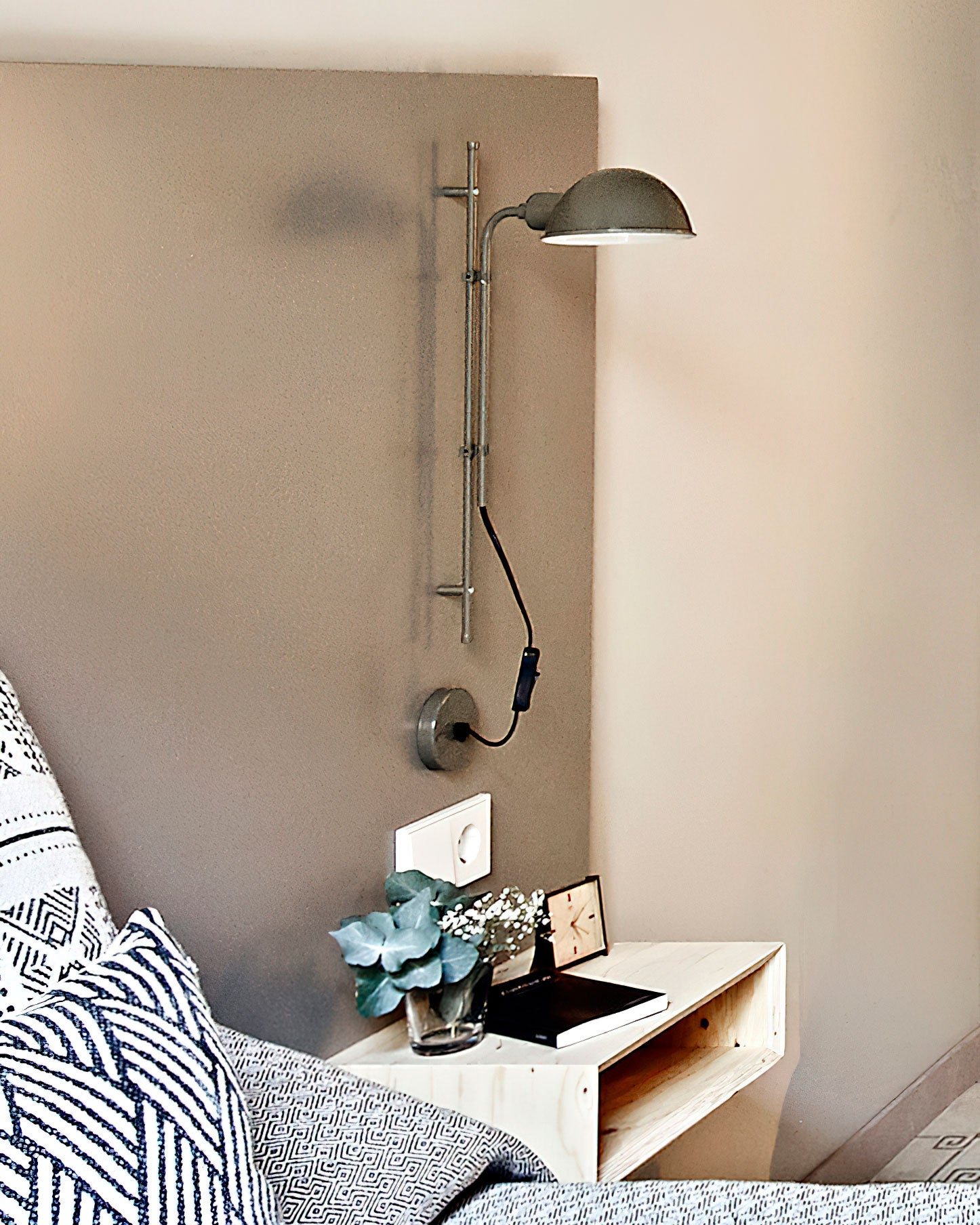 Orbis_Wall_Lamp_11