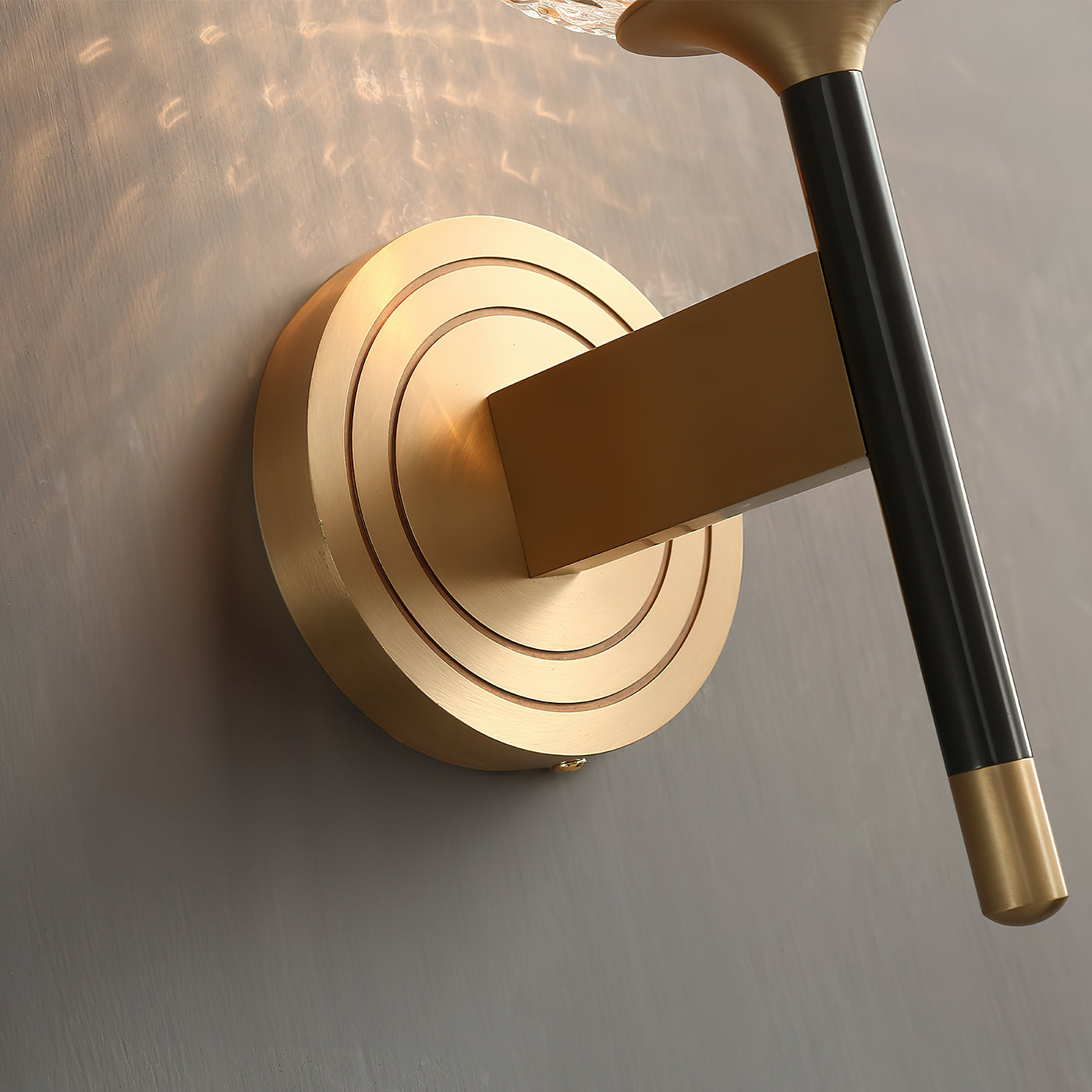 Orrefors_Ball_Brass_Wall_Lamp_2