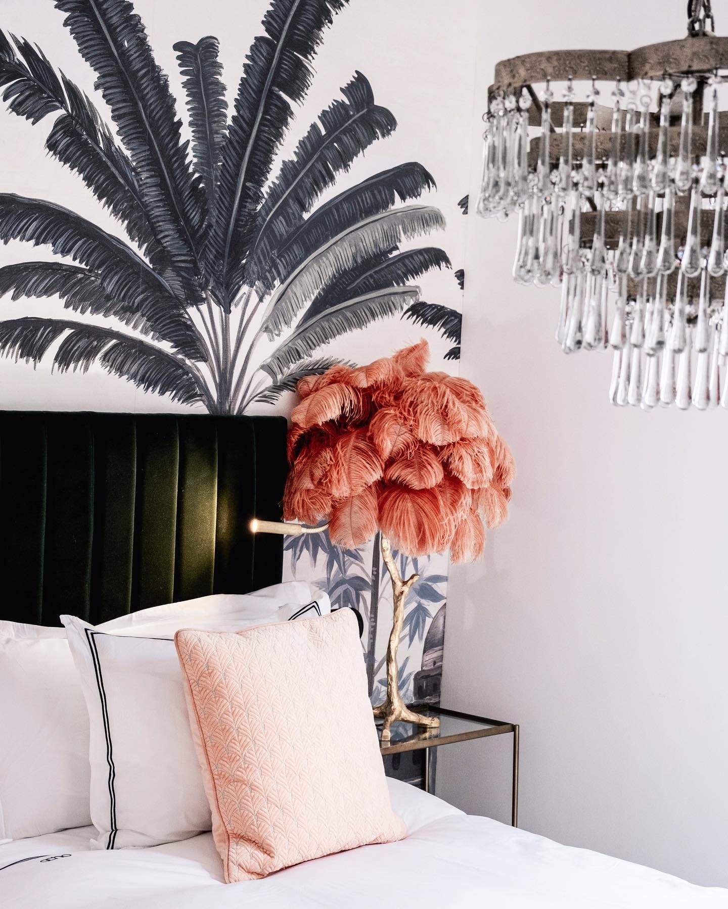 Ostrich_Feather_Table_Lamp_56
