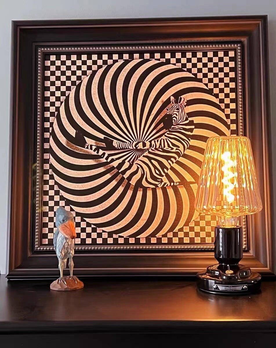 Pastry_Table_Lamp_2