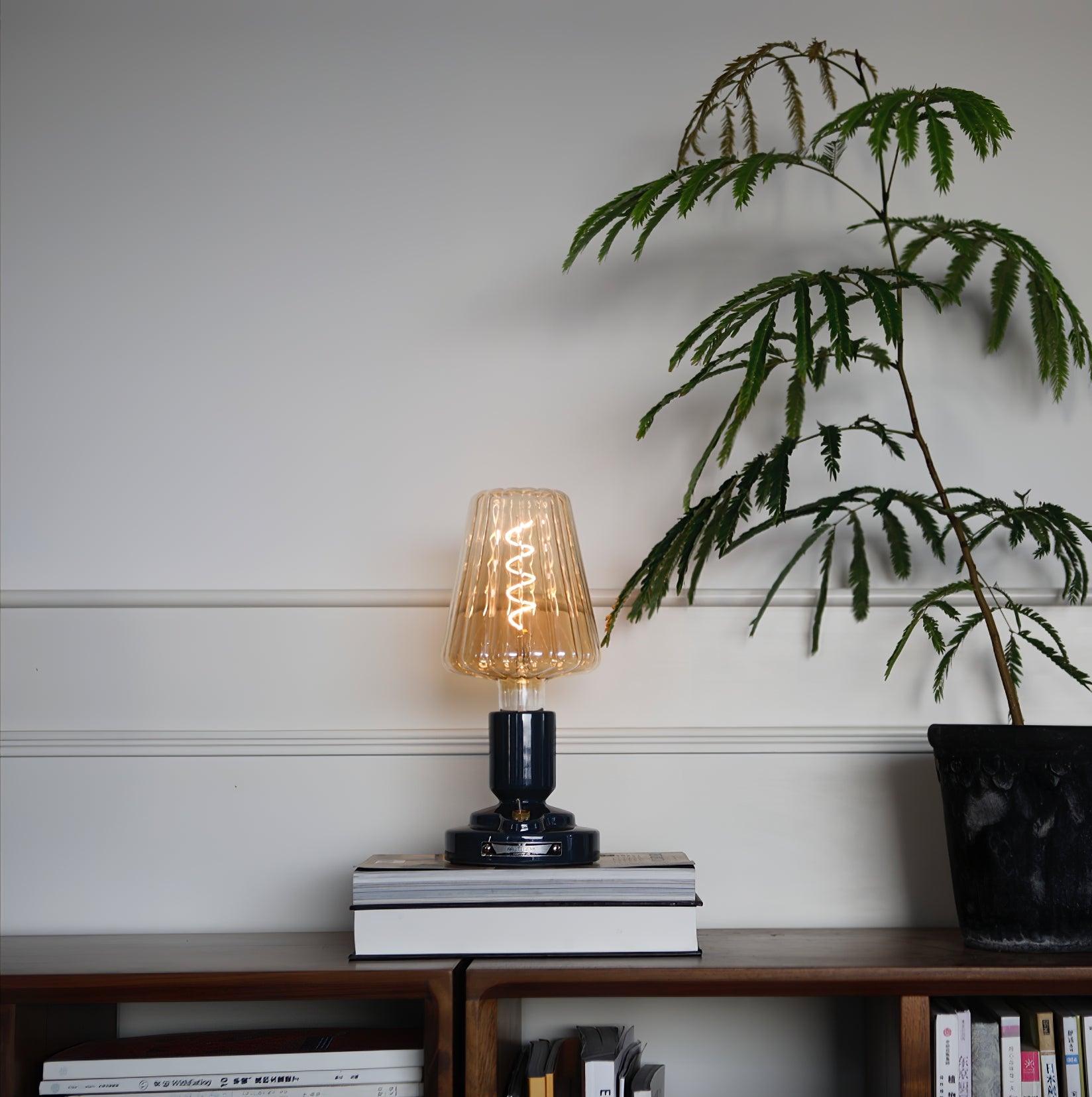 Pastry_Table_Lamp_5