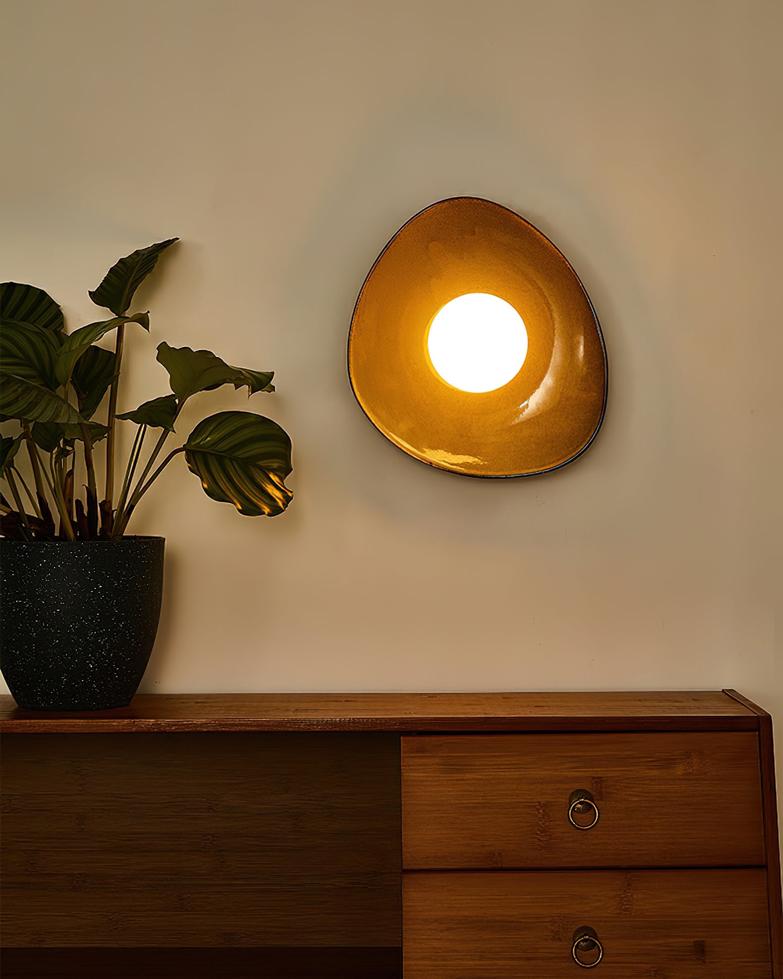 Pebble_Disc_Wall_Light_10