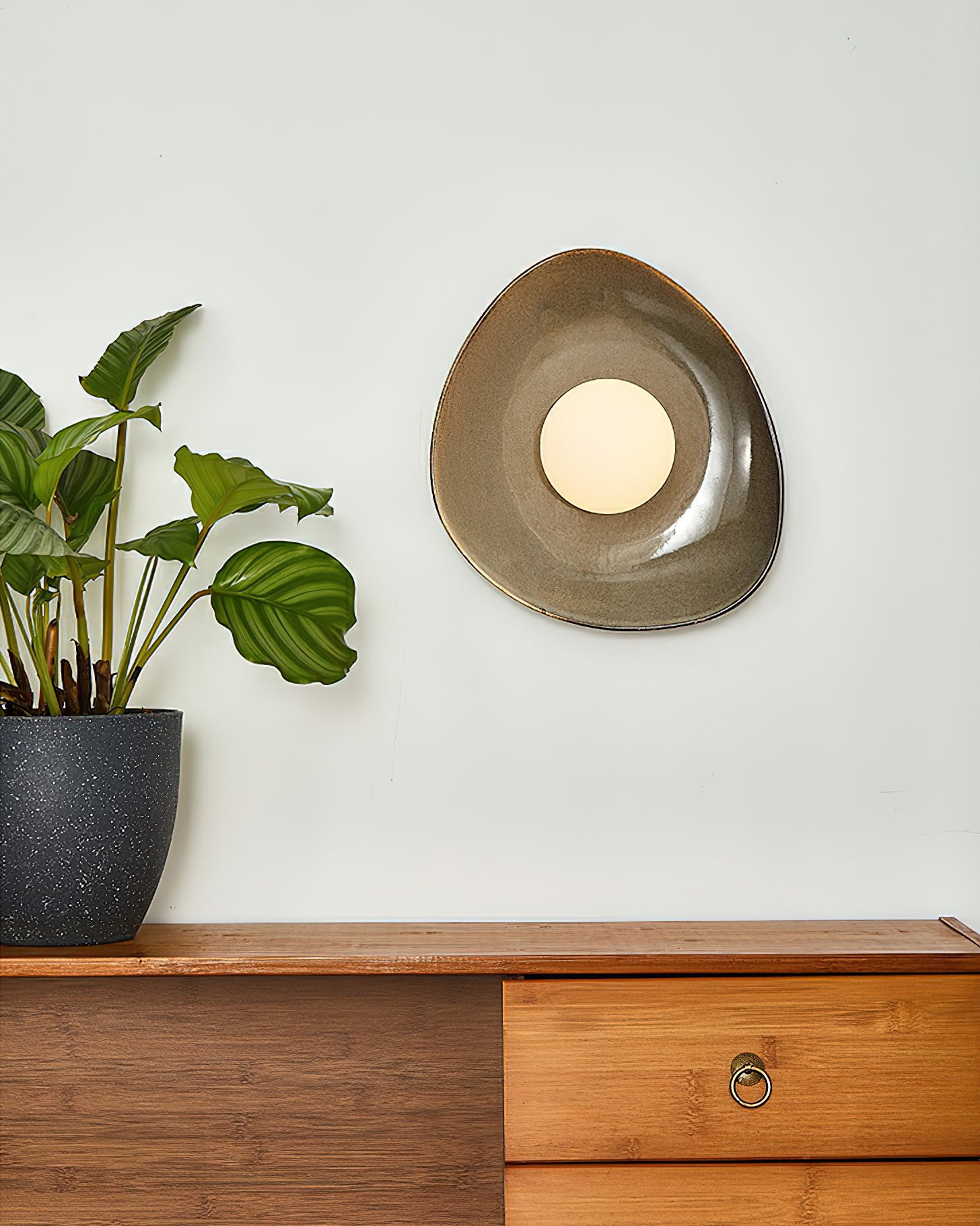 Pebble_Disc_Wall_Light_2