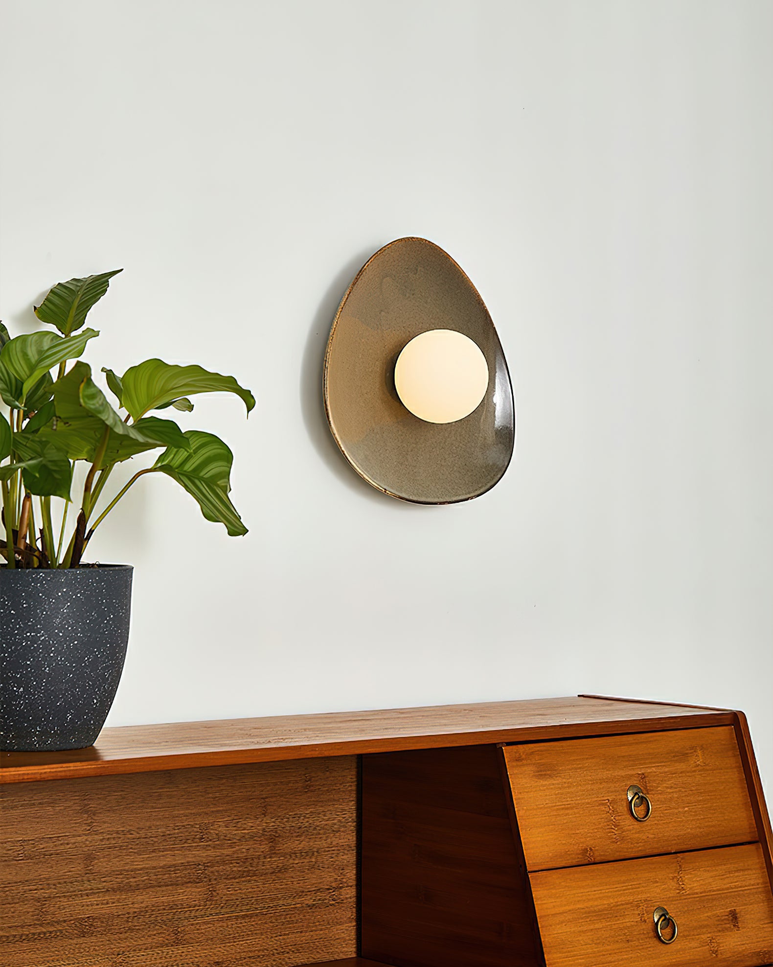Pebble_Disc_Wall_Light_7