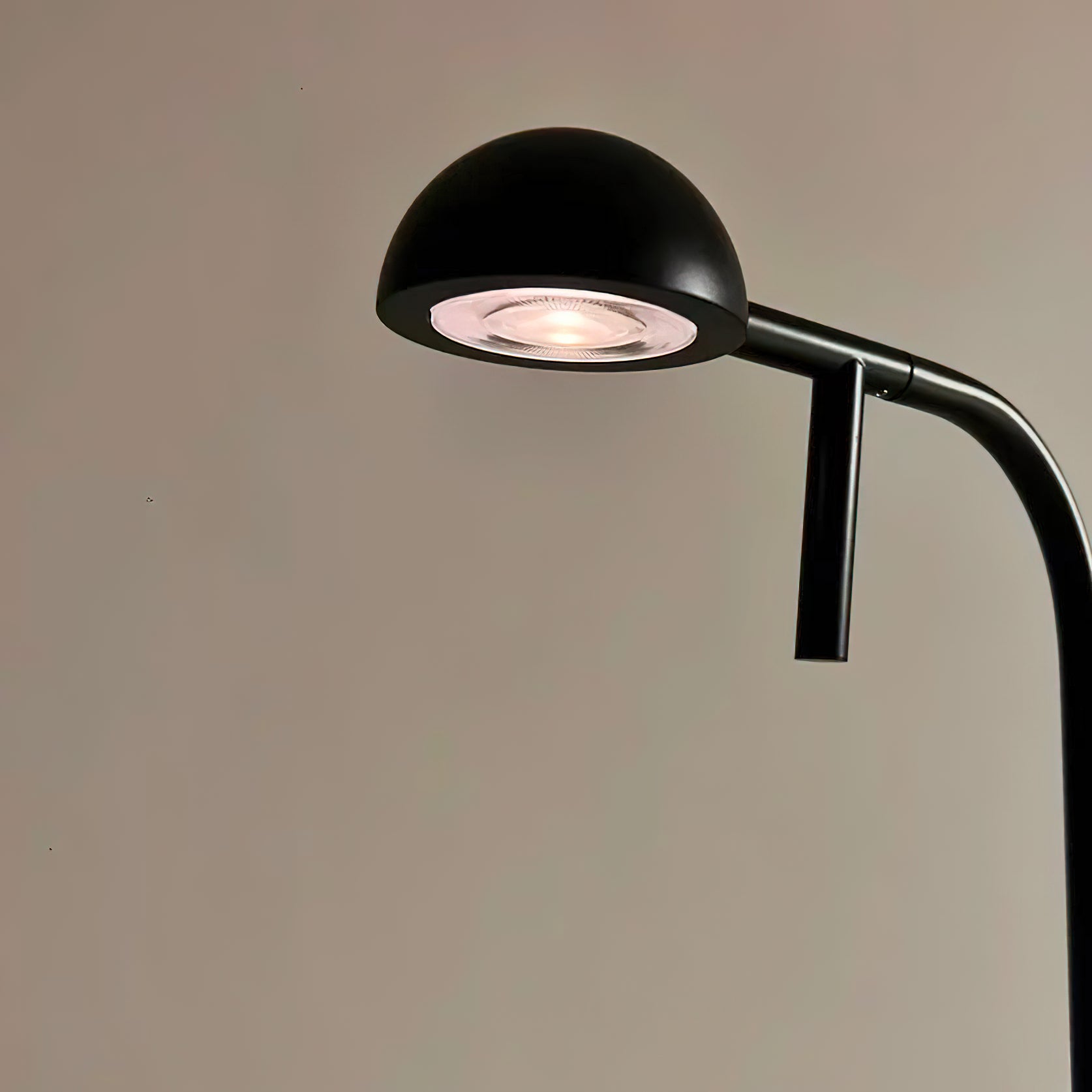 Pin-Table-Lamp_15