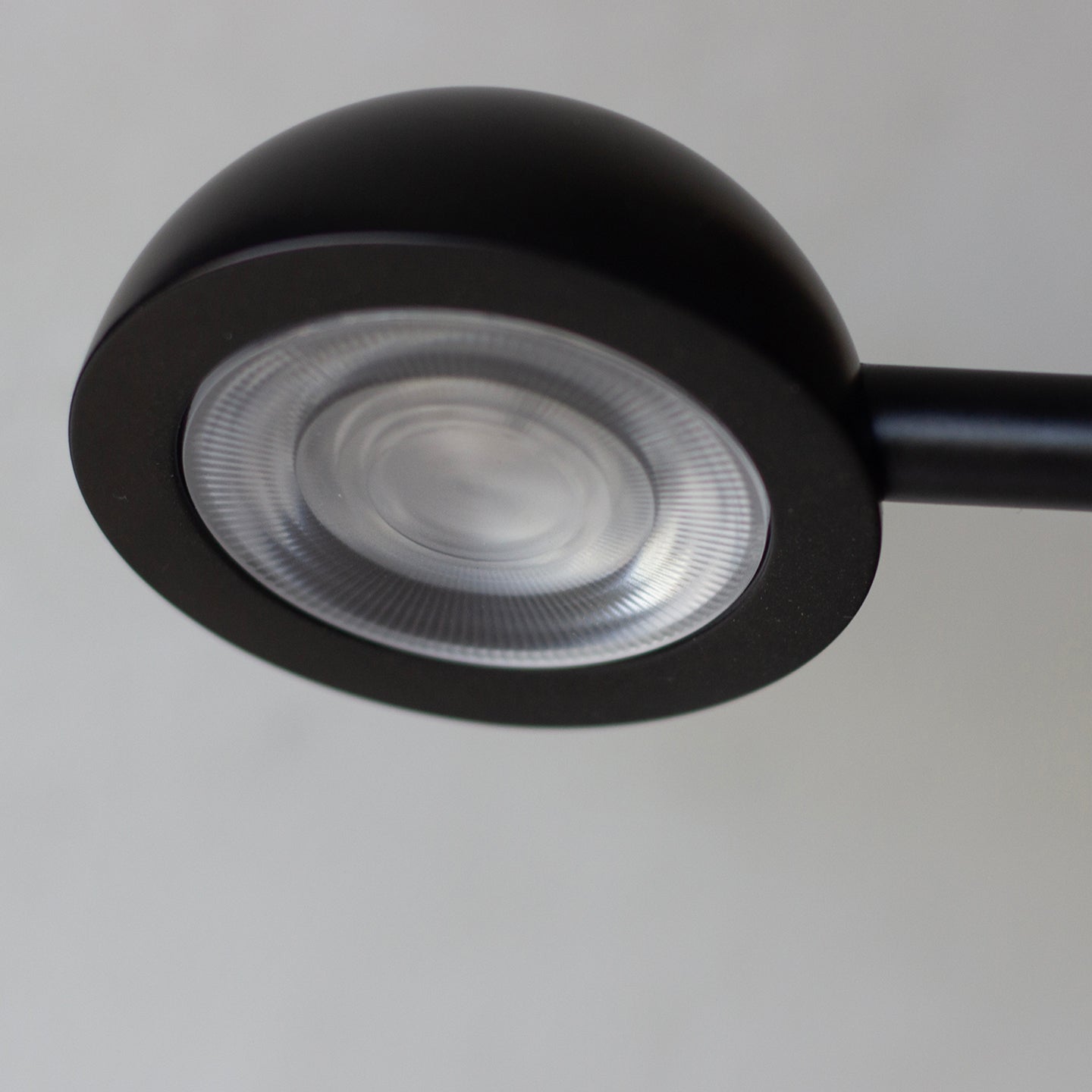 Pin-Table-Lamp_19