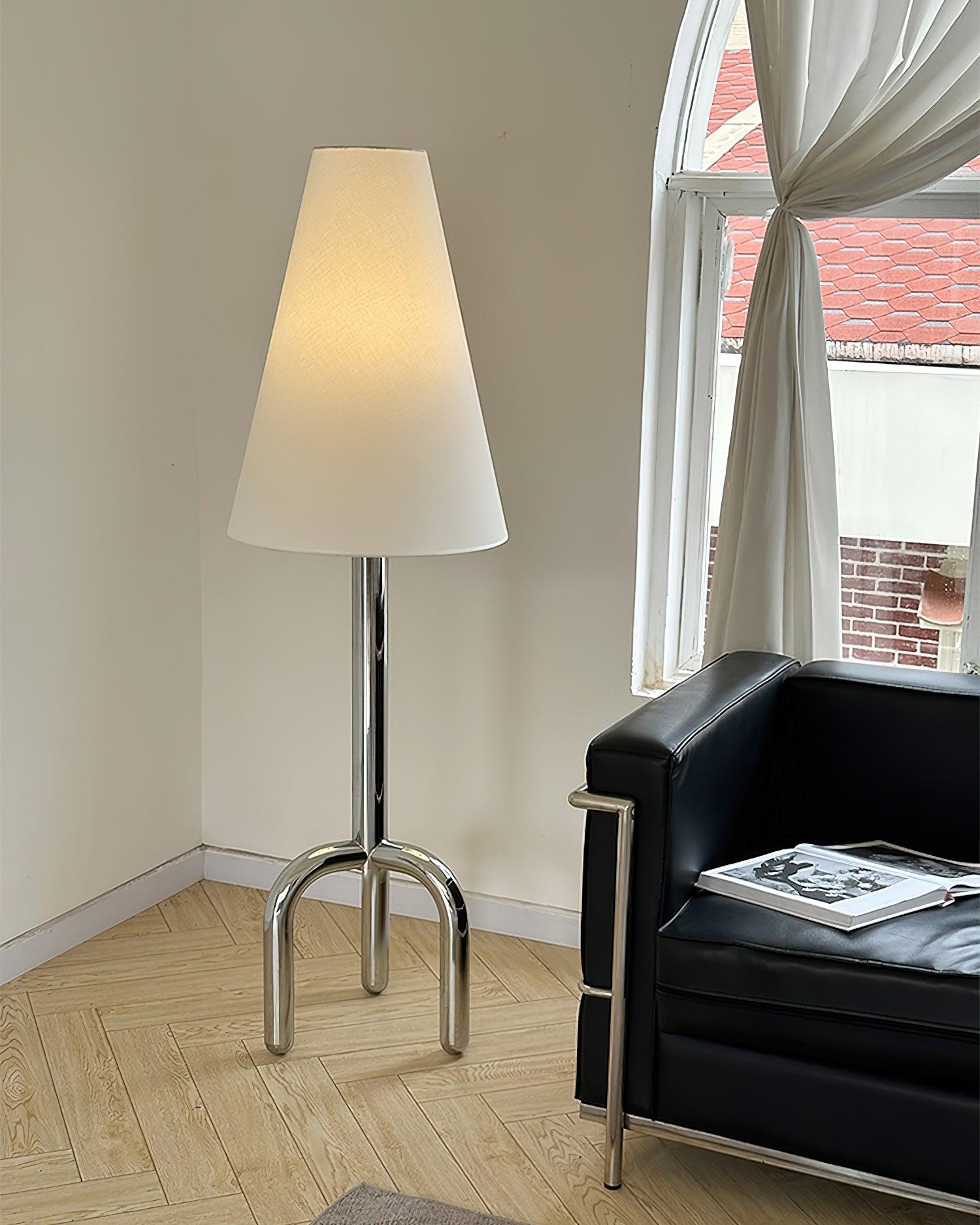 Pompidou_Floor_Lamp_1