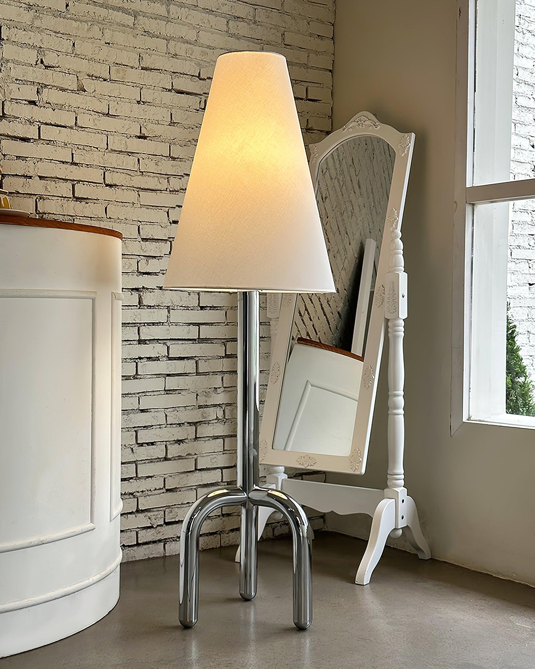 Pompidou_Floor_Lamp_8