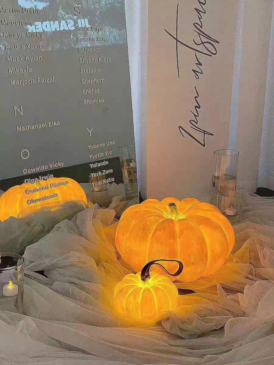 Portable_Pumpkin_Table_Lamp_2