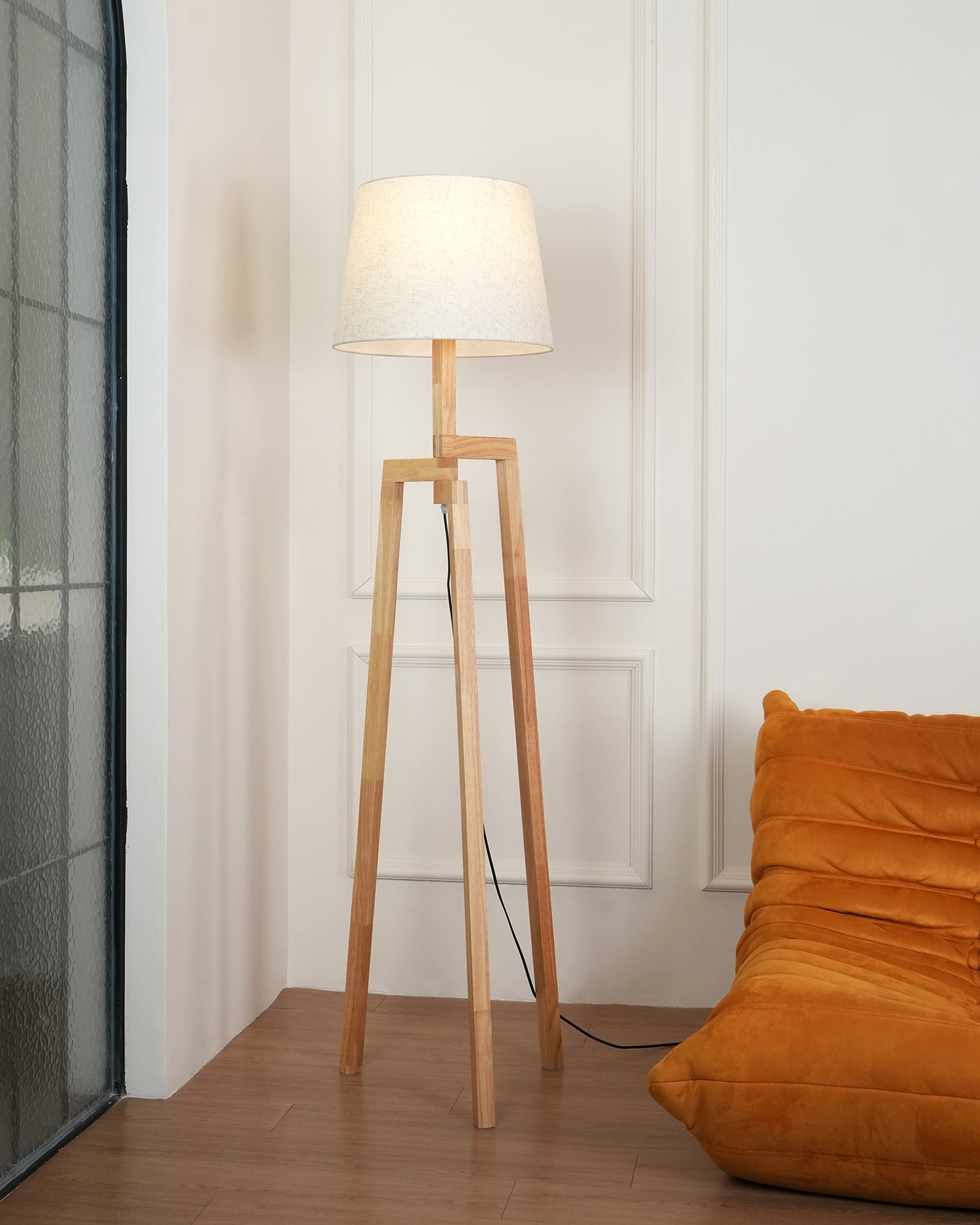 Puccio_Tripod_Floor_Lamp_7