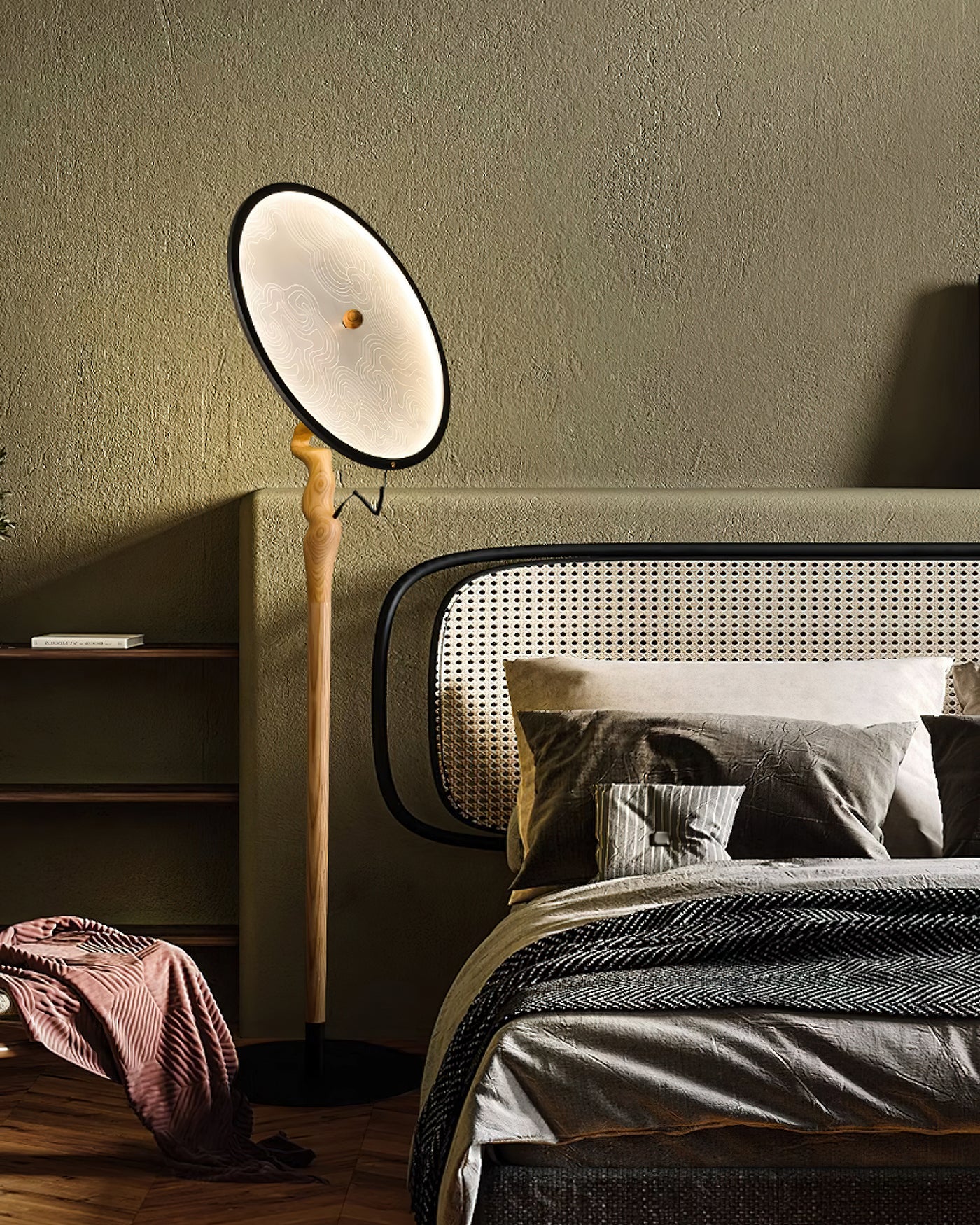 Radar_Transmitter_Floor_Lamp_2
