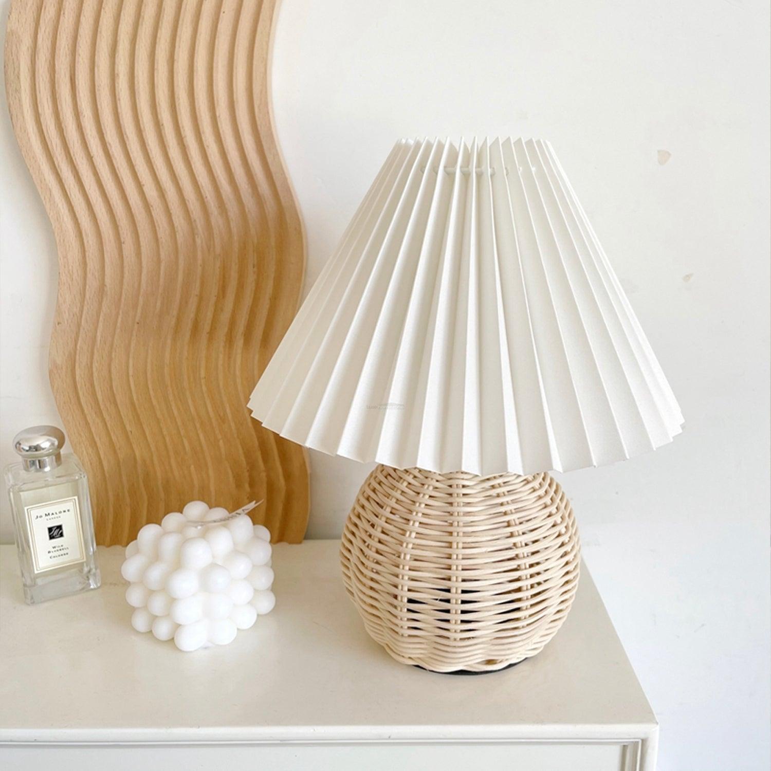 Rattan_Pleated_Table_lamp_7