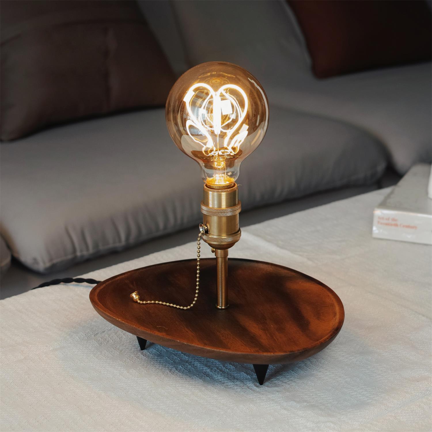 Retro_Solid_Wood_Tray_Table_Lamp_2