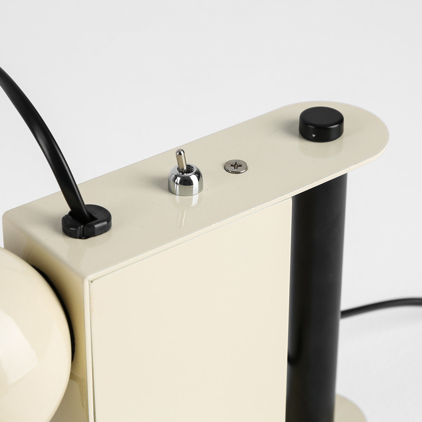 Roland_Camera_Table_Light_15_54eaa23f-f93a-4591-8d83-d6975f31671f