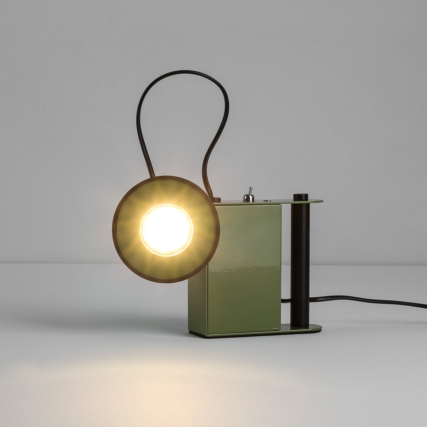 Roland_Camera_Table_Light_2_13d1eba7-bd30-490c-bdf6-7416b7ca802a
