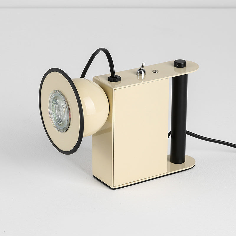 Roland_Camera_Table_Light_4_a5aeafdb-0df9-468b-9311-aa5d01633b8c