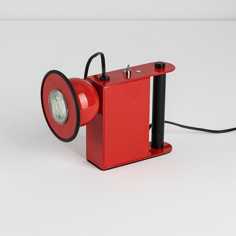 Roland_Camera_Table_Light_5_678088a1-c5da-4cf3-82eb-59428f9b2928