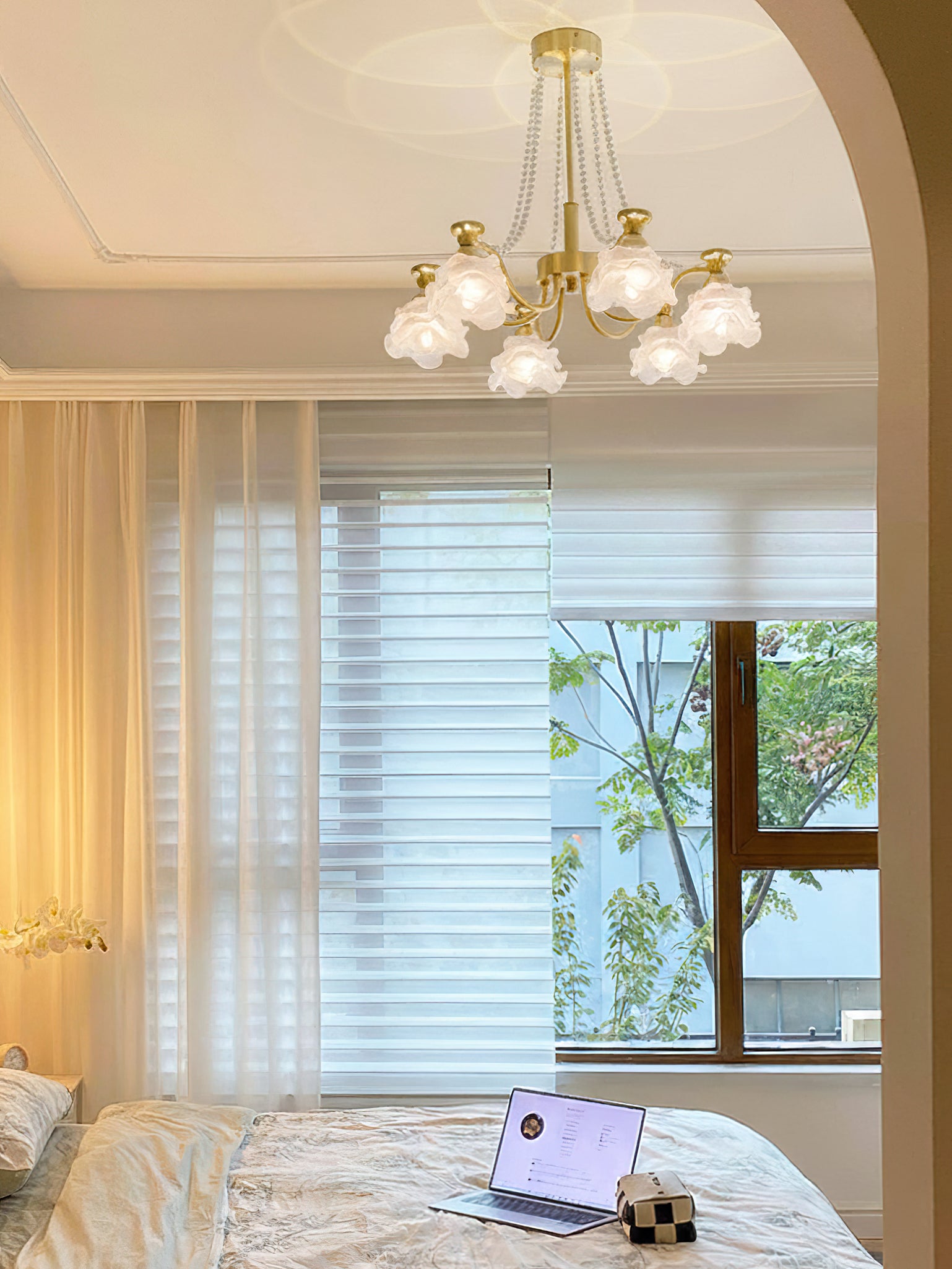 Roses-Landi-Chandelier_8