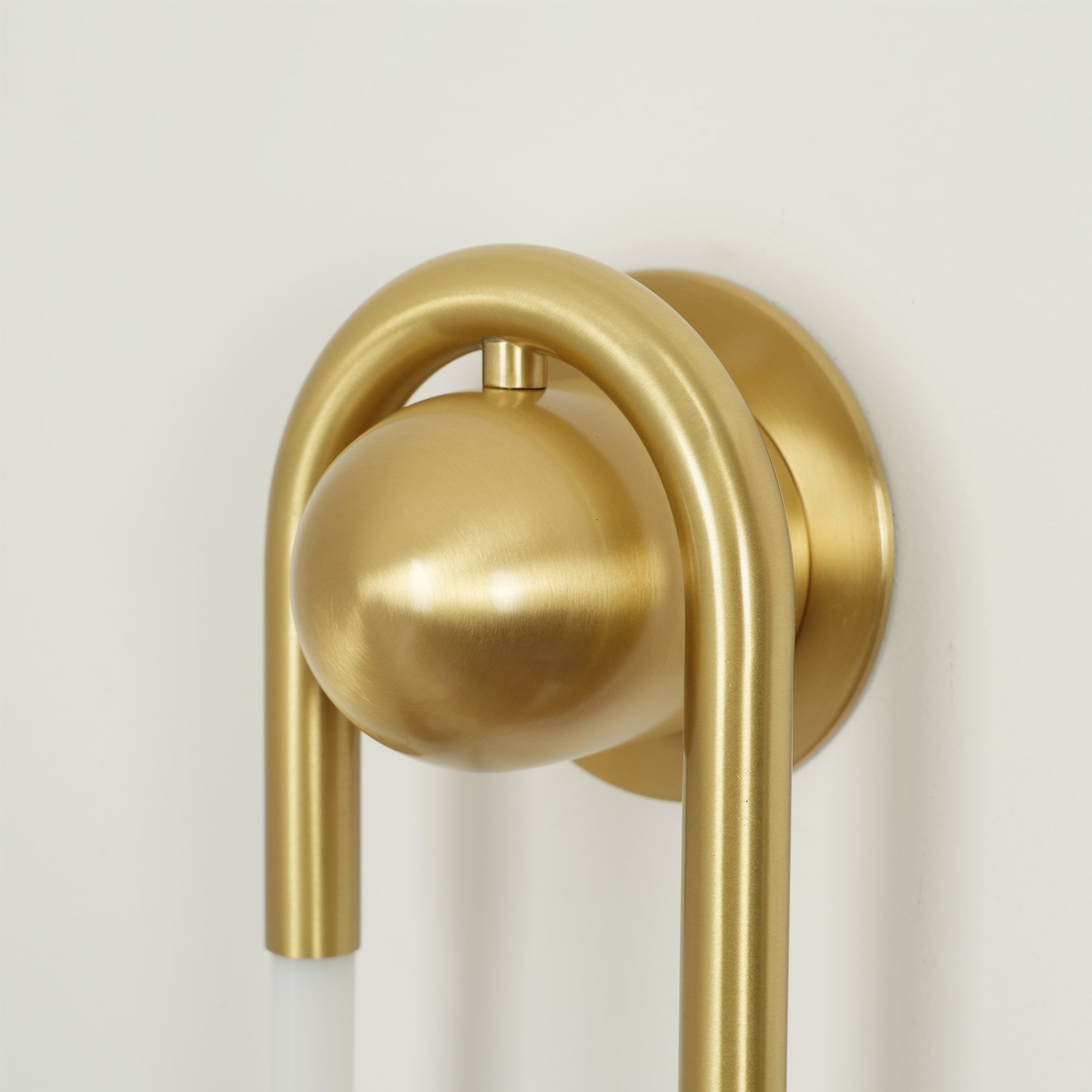 Rudi-Loop-Wall-Lamp_42