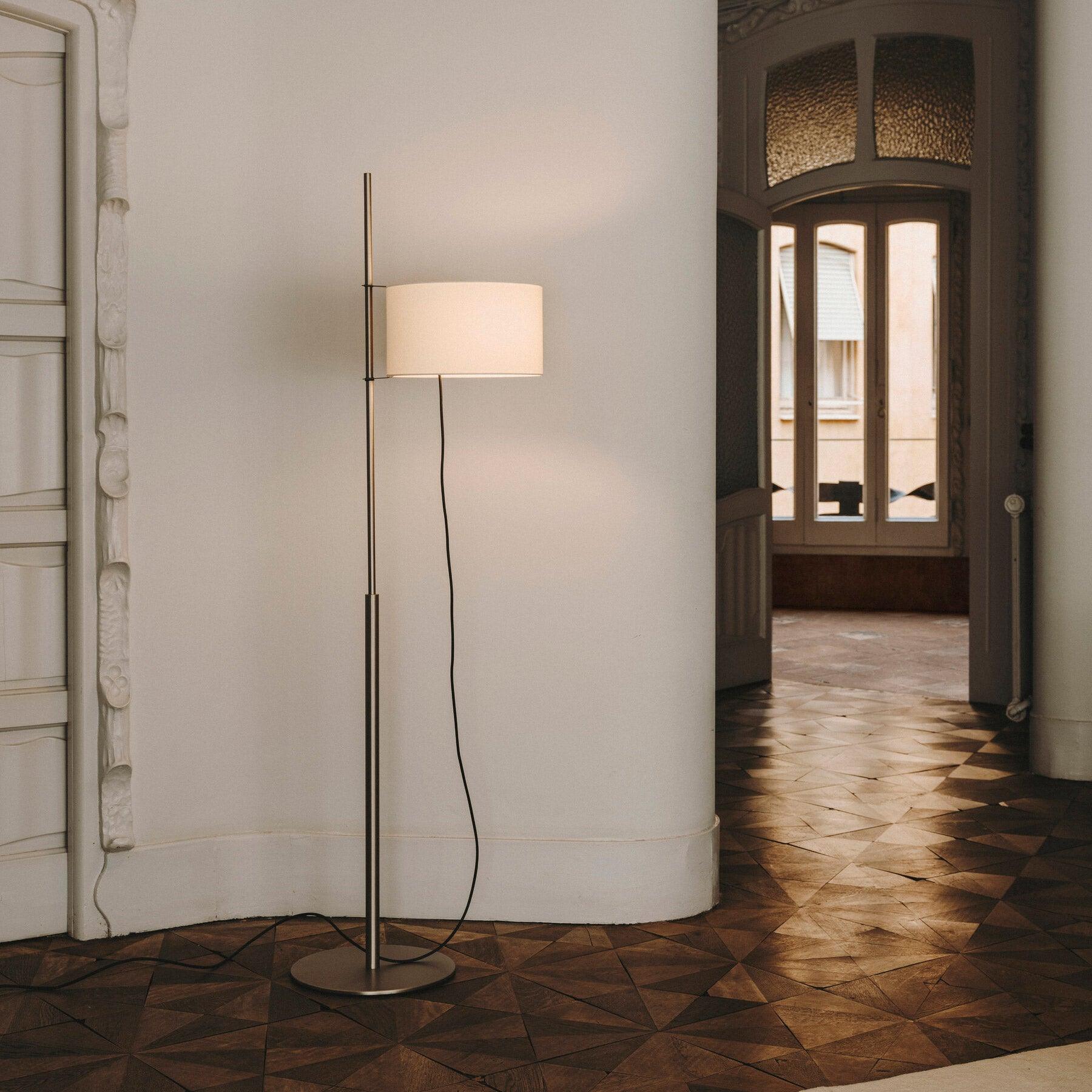 Santa_Cole_Floor_Lamp_2