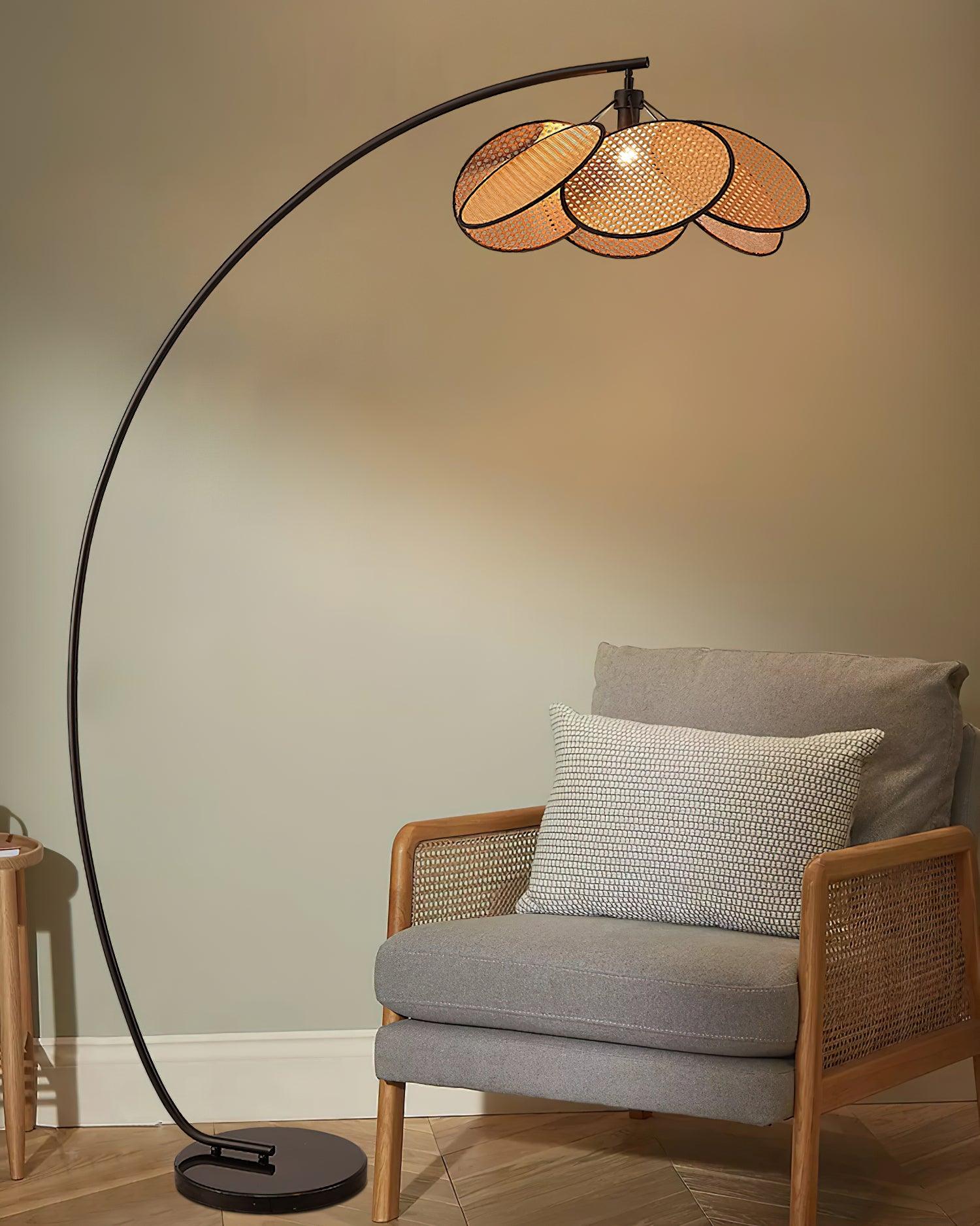 Screen_Cannage_Floor_Lamp_10