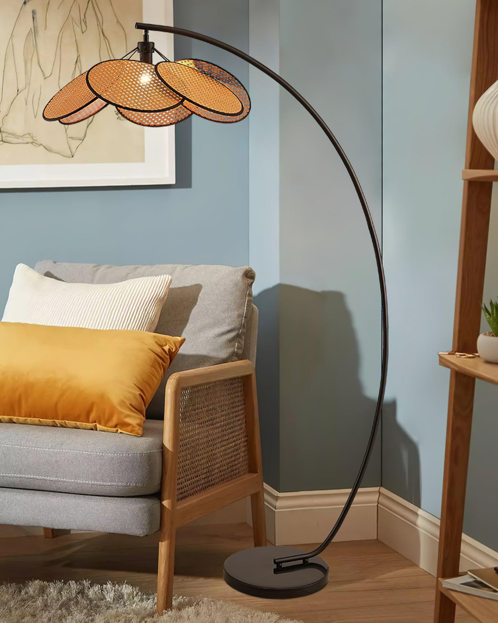 Screen_Cannage_Floor_Lamp_13