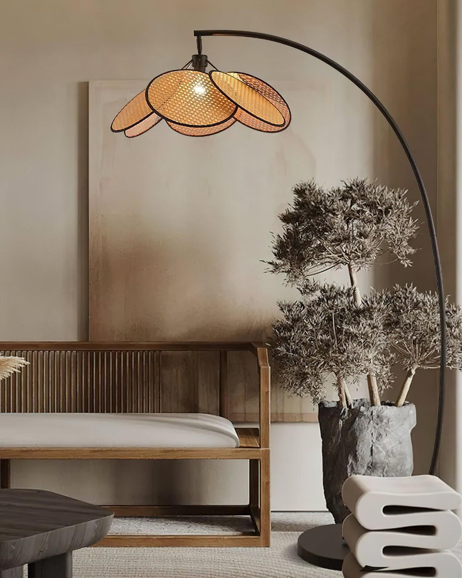 Screen_Cannage_Floor_Lamp_16