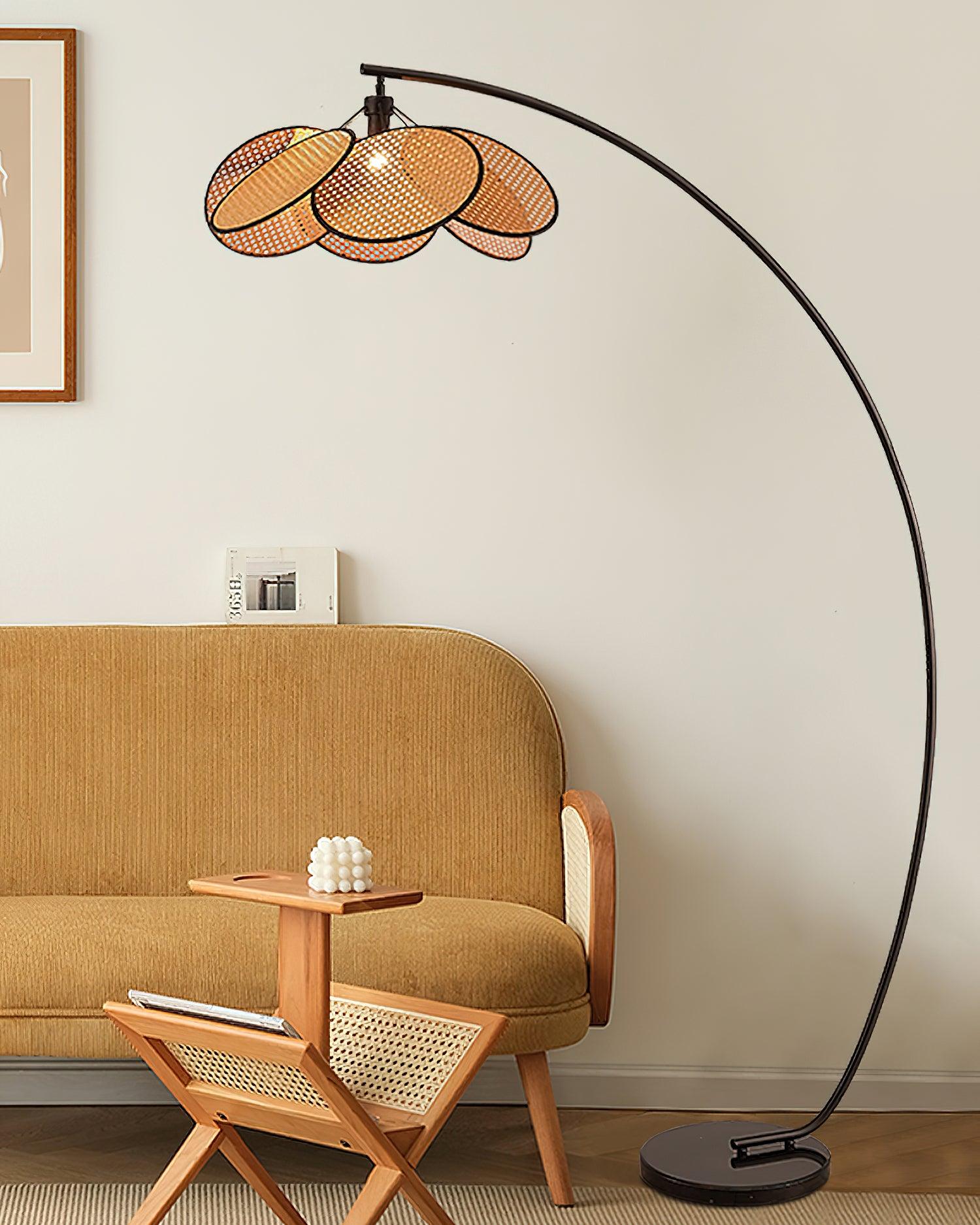 Screen_Cannage_Floor_Lamp_3