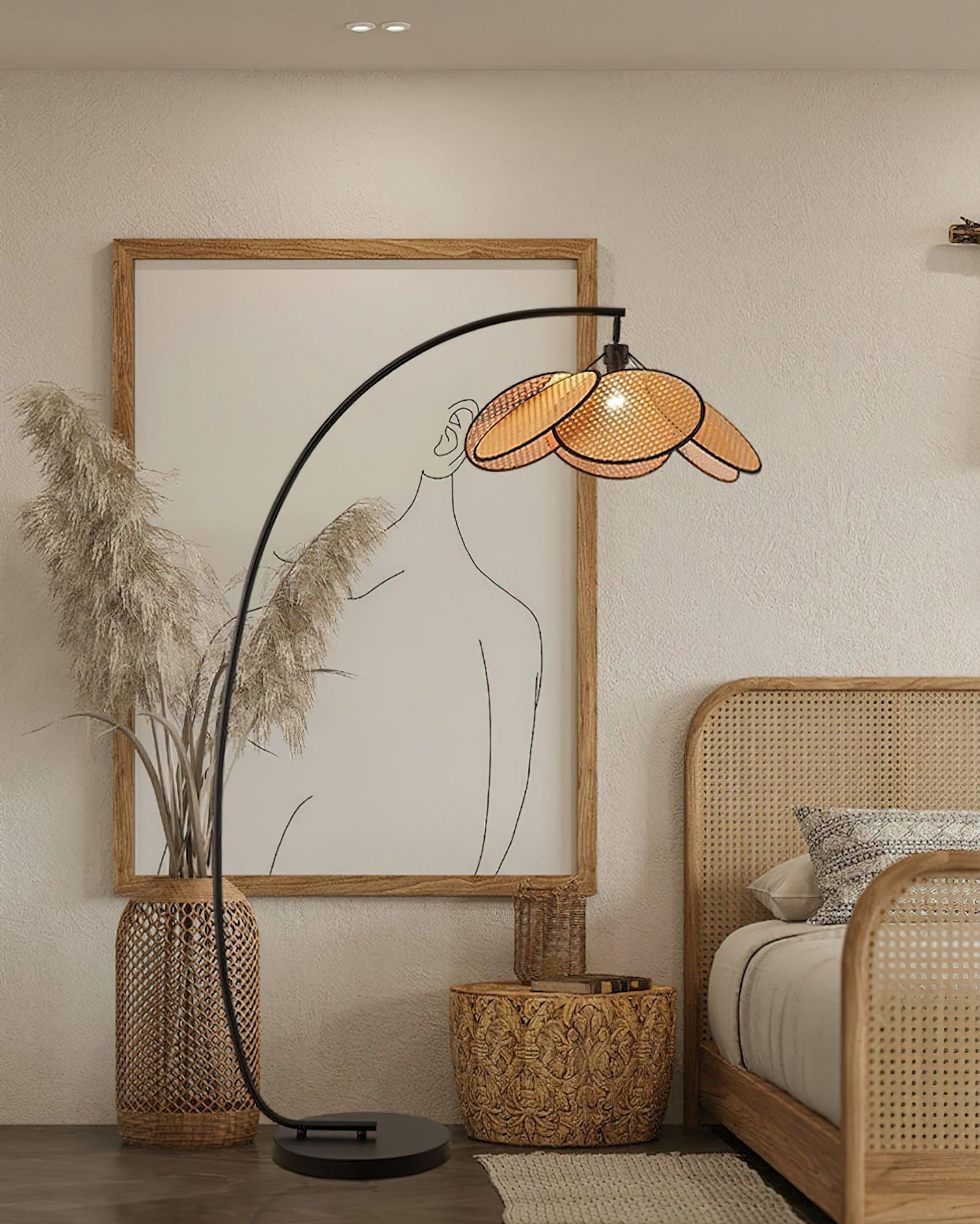 Screen_Cannage_Floor_Lamp_4