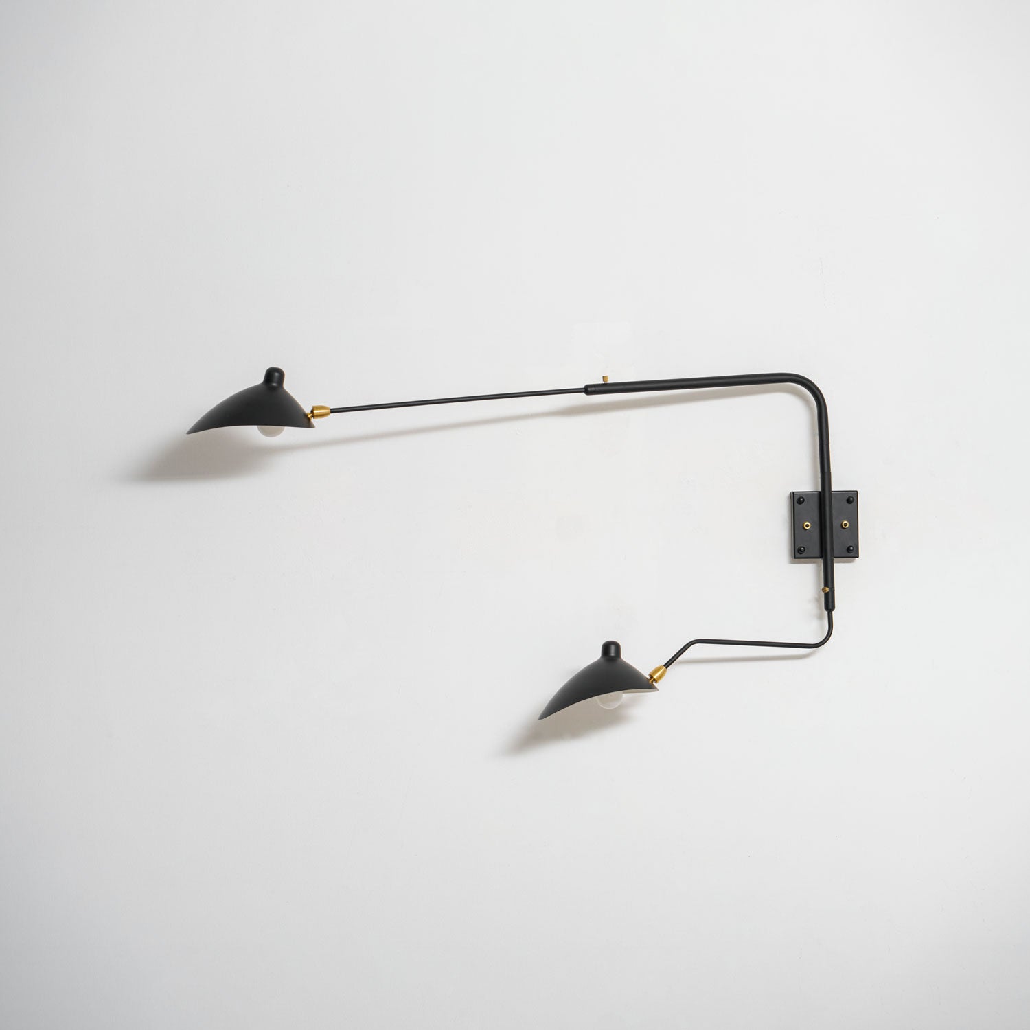 Serge-Mouille-Wall-Sconce-_12