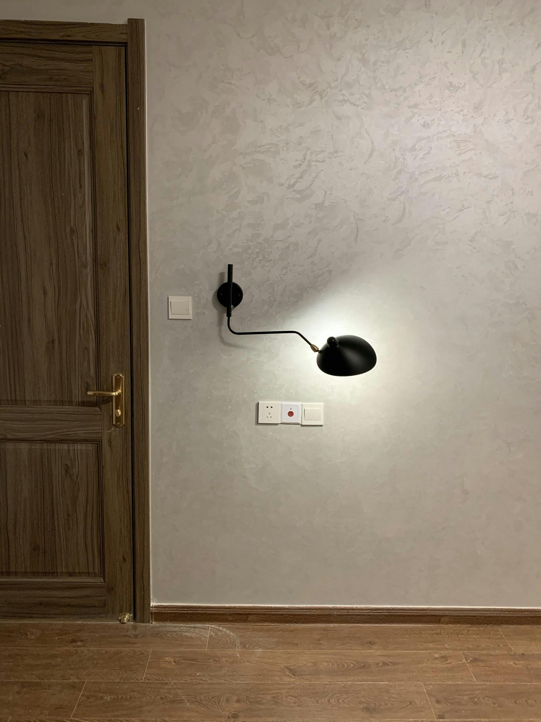Serge_Mouille_Wall_Lamp_18