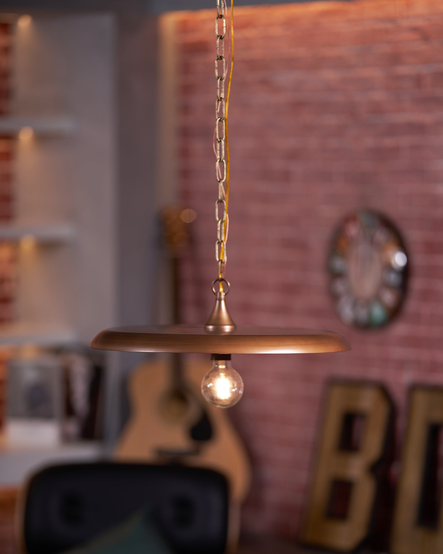Solara_Disc_Pendant_Lamp_12_512010b7-0a3c-4fb8-af6f-d97a8dabeb40