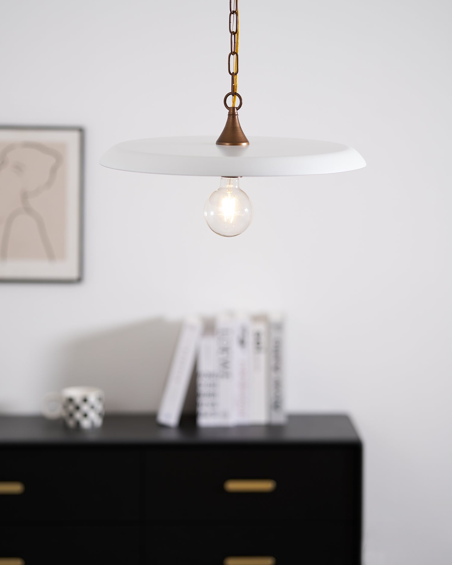 Solara_Disc_Pendant_Lamp_12_735ca0b6-7bd0-4828-a153-0a22a172f3e9