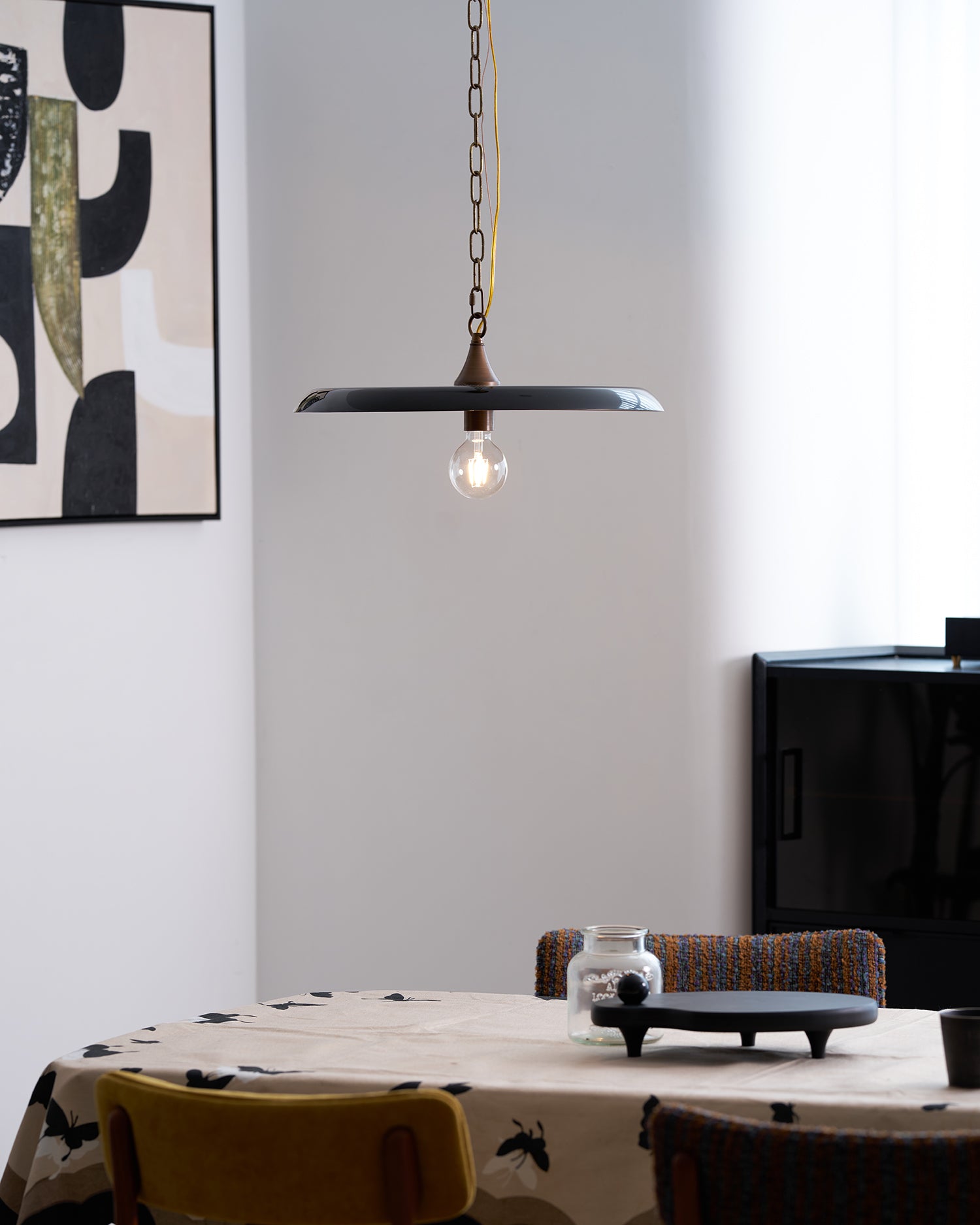Solara_Disc_Pendant_Lamp_12_d3f01eb6-5e93-49a8-917a-e404d56854f4