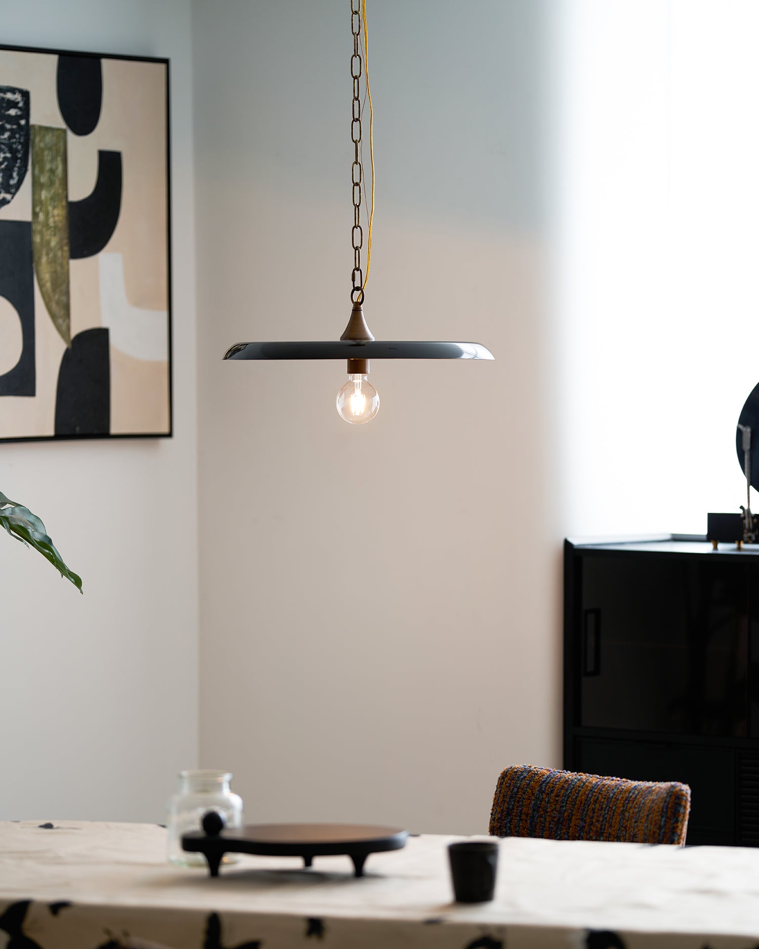 Solara_Disc_Pendant_Lamp_17_ea898d31-e17a-43ed-b3a6-62266cdd29c1