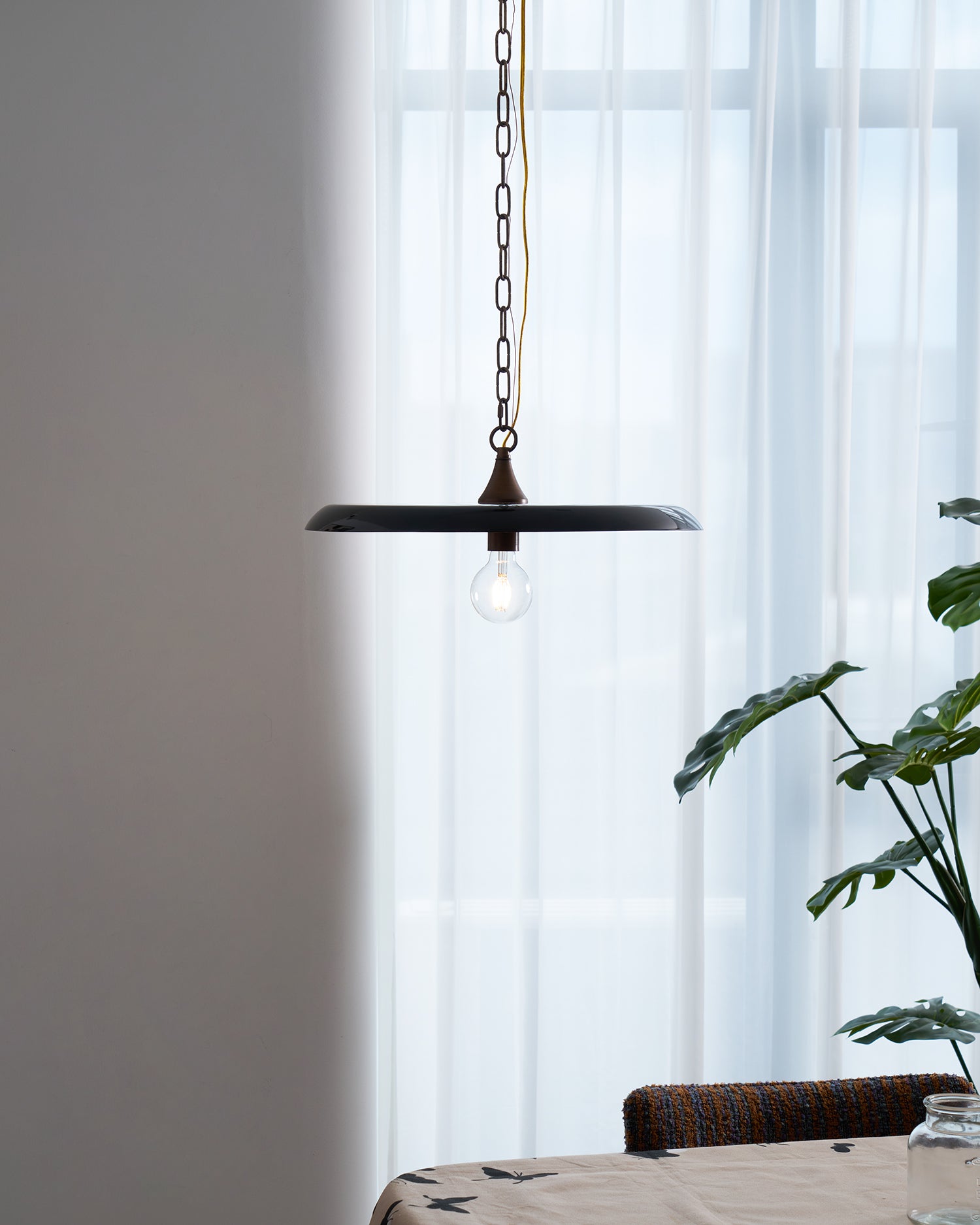 Solara_Disc_Pendant_Lamp_9_7de4b42c-06eb-4202-ac6f-cc239239edd7