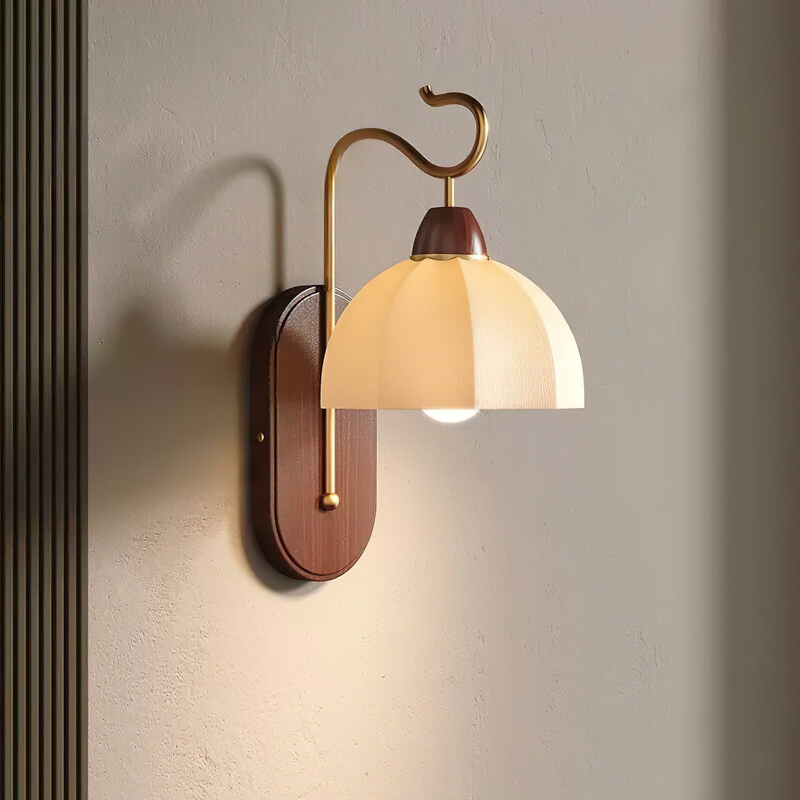 Solstice-Wall-Lamp_11