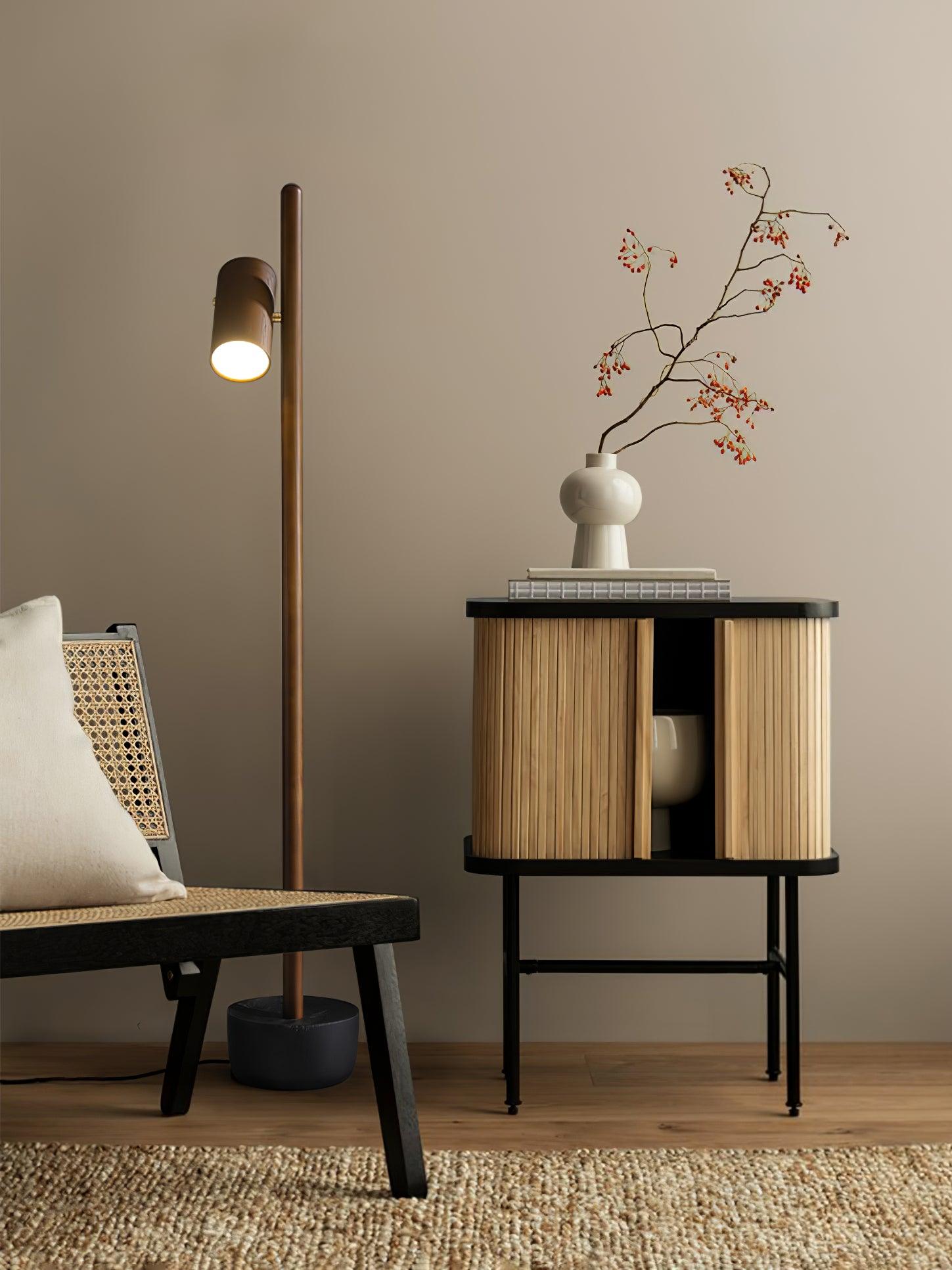 Spotlight_Wood_Floor_Lamp_5