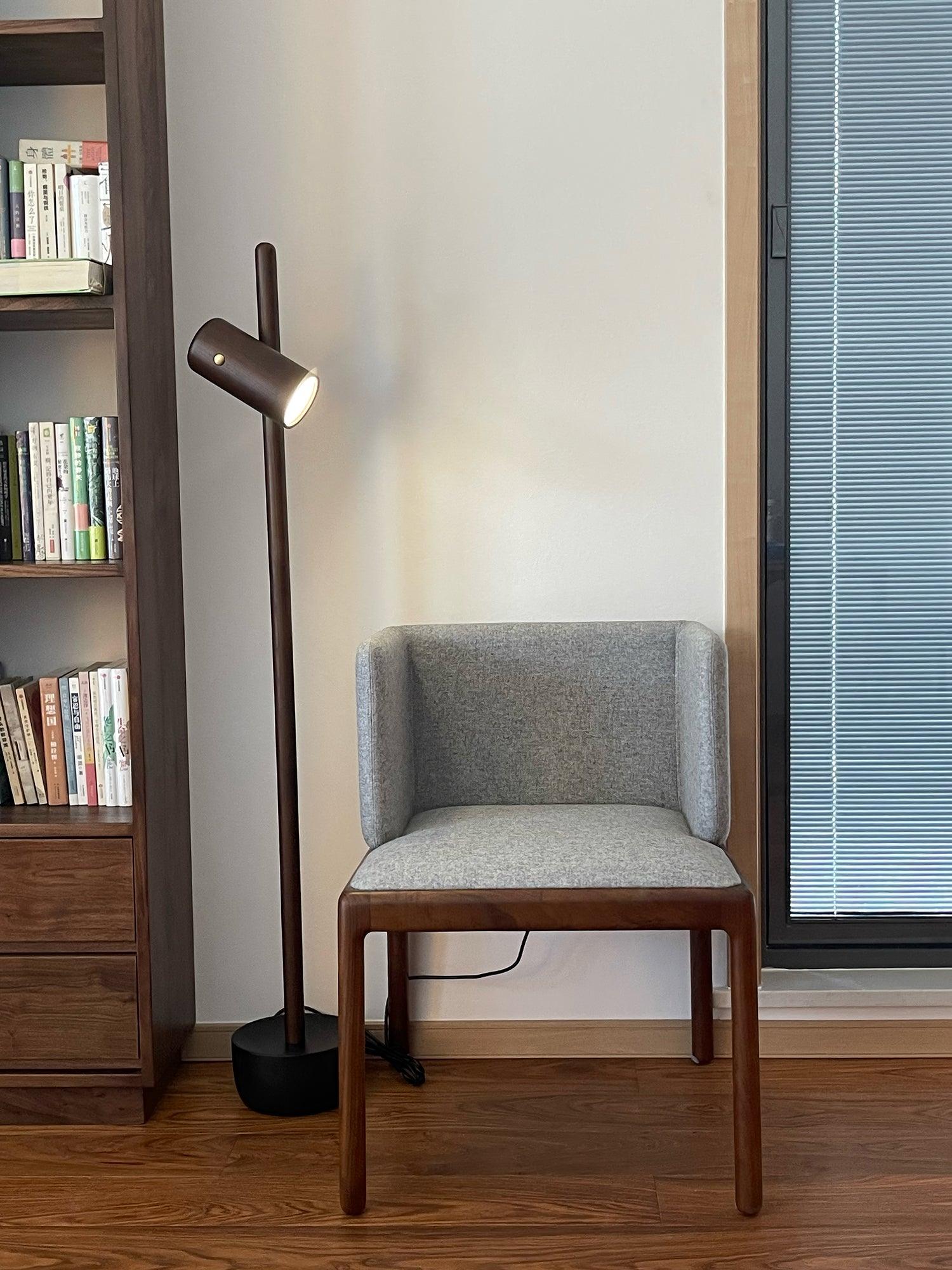 Spotlight_Wood_Floor_Lamp_8