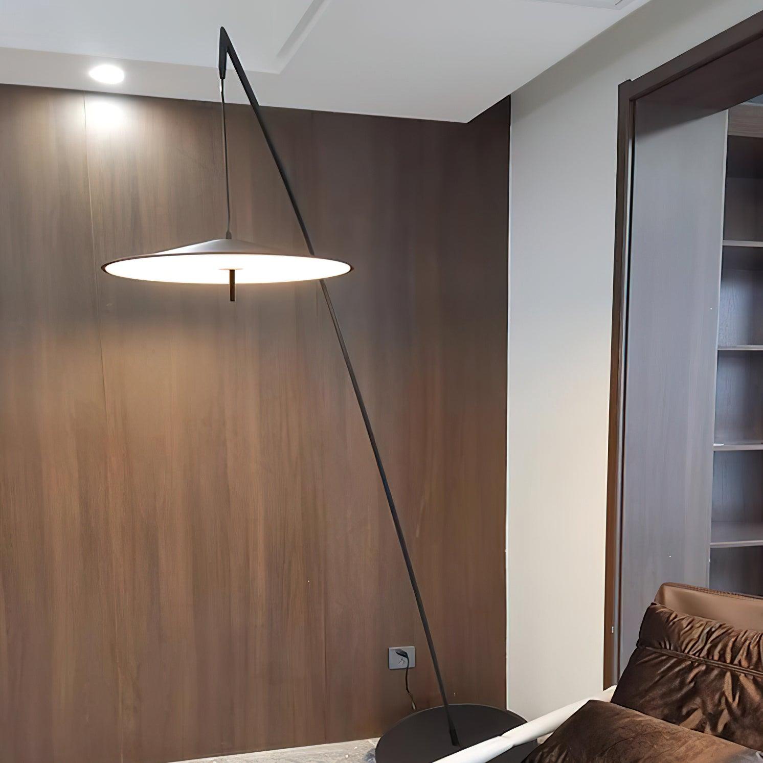 Steadfast_Floor_Lamp_13